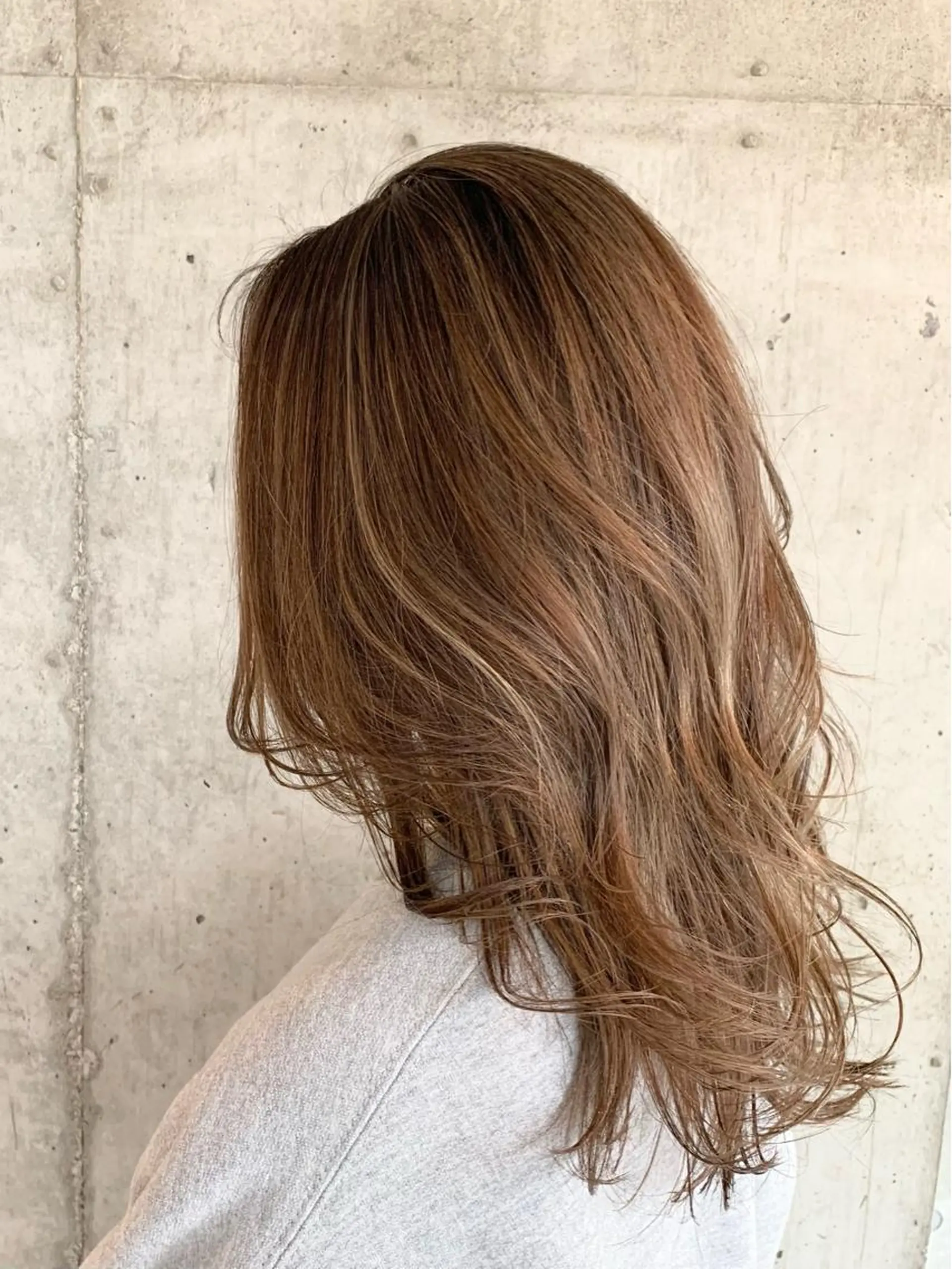 ミディアム 🌷横浜/レイヤー /艶カラー🌷のヘアスタイル