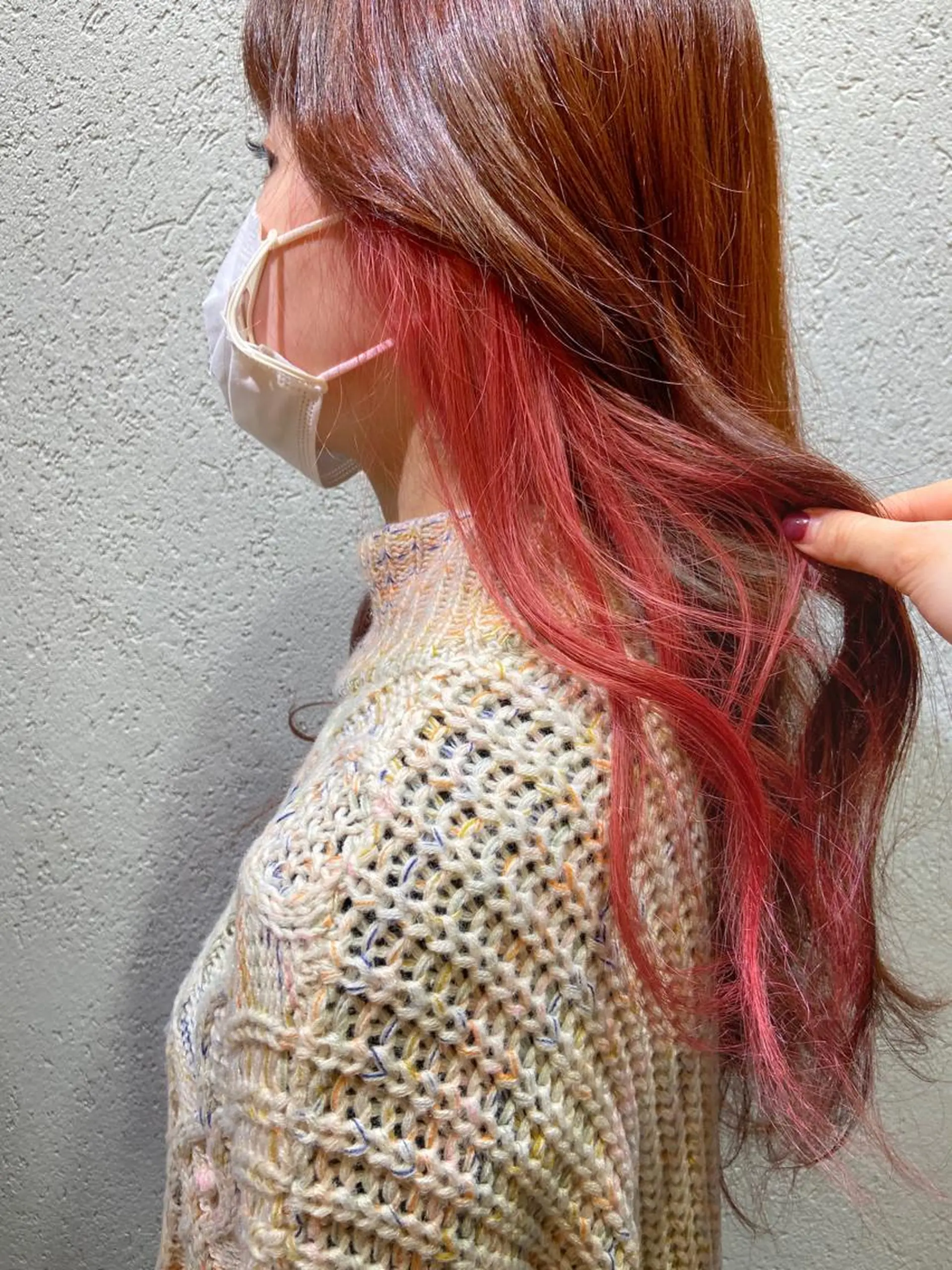 ロング カラー イヤリングカラー ピンクカラー ノイシキ サキのヘアスタイル