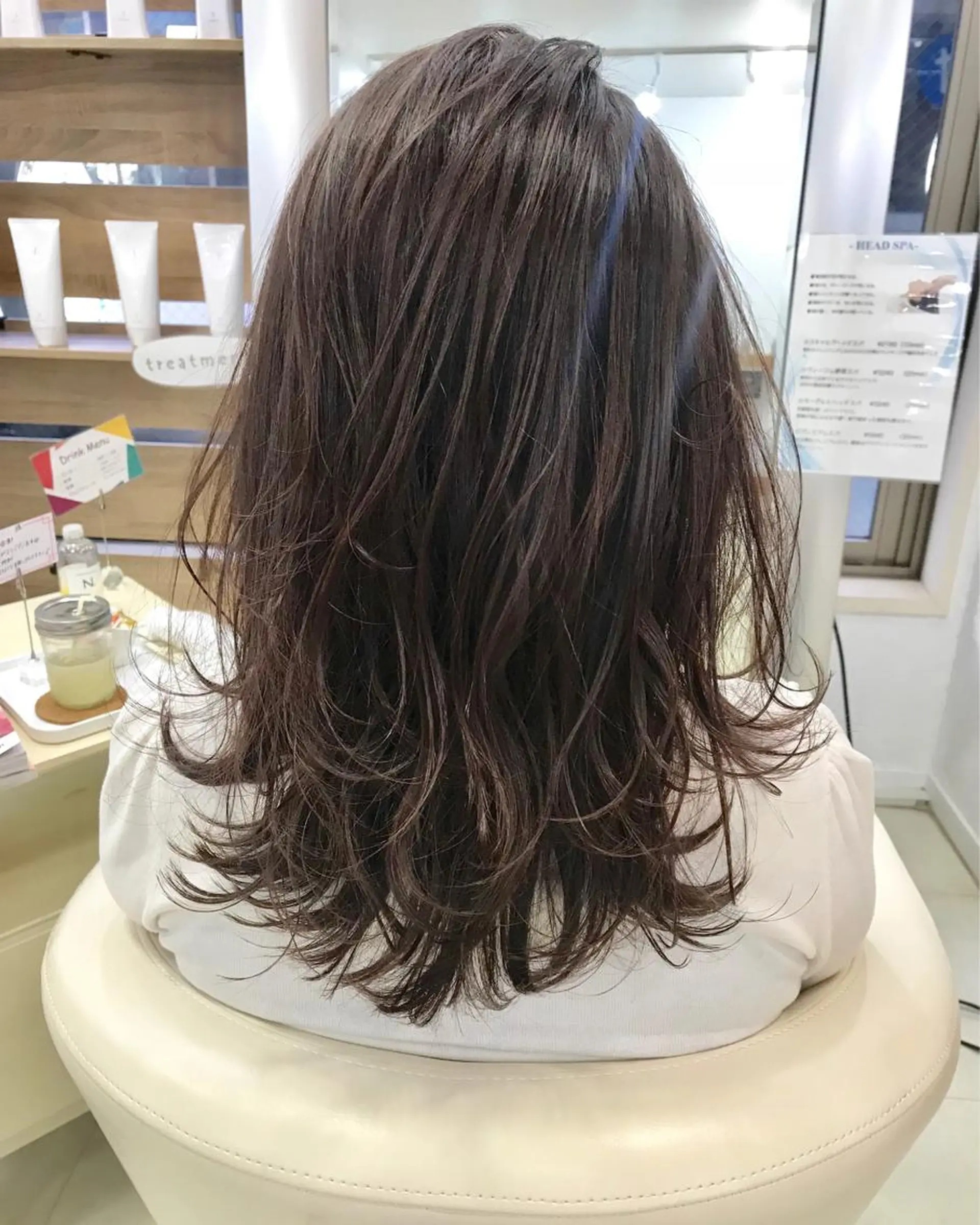 セミロング アッシュ 💫カットはなんでも 得意です✂️のヘアスタイル