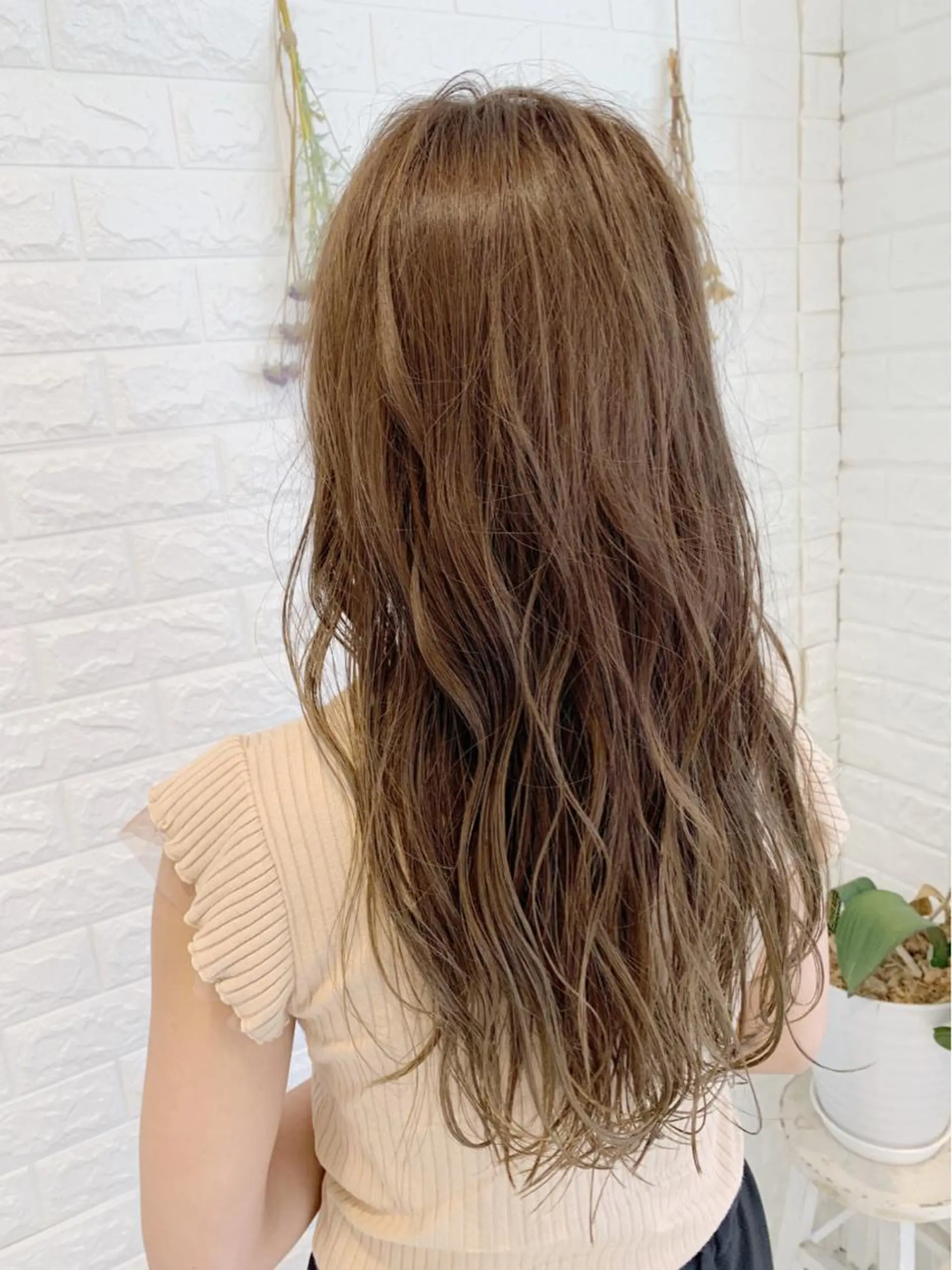 ロング カラー アッシュ ブリーチ 透明感カラー グラデーションカラー ハイトーン/ブリーチ 山崎　悠次のヘアスタイル