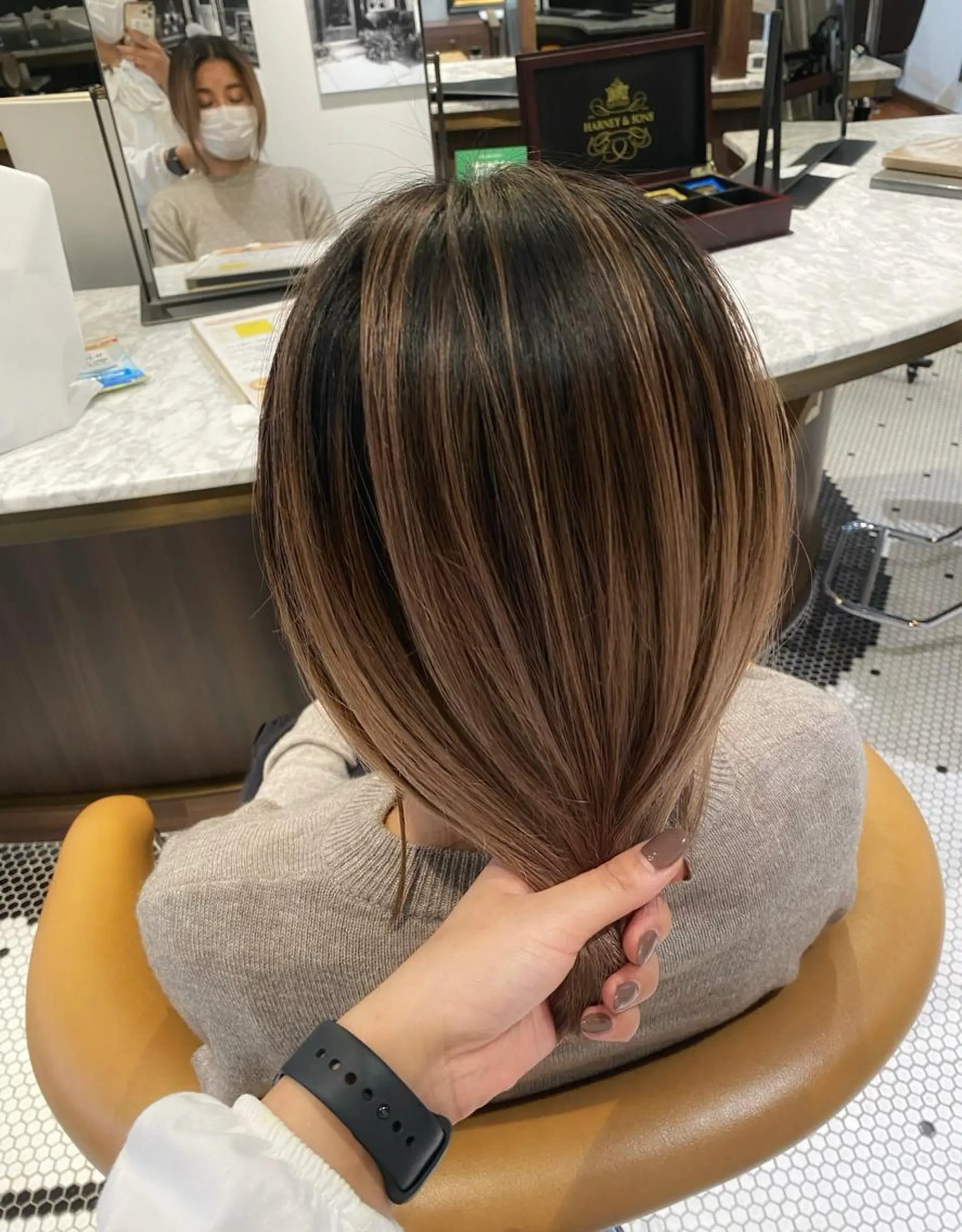 ミディアム 海外風カーテンバング Mao広尾美容室のヘアスタイル