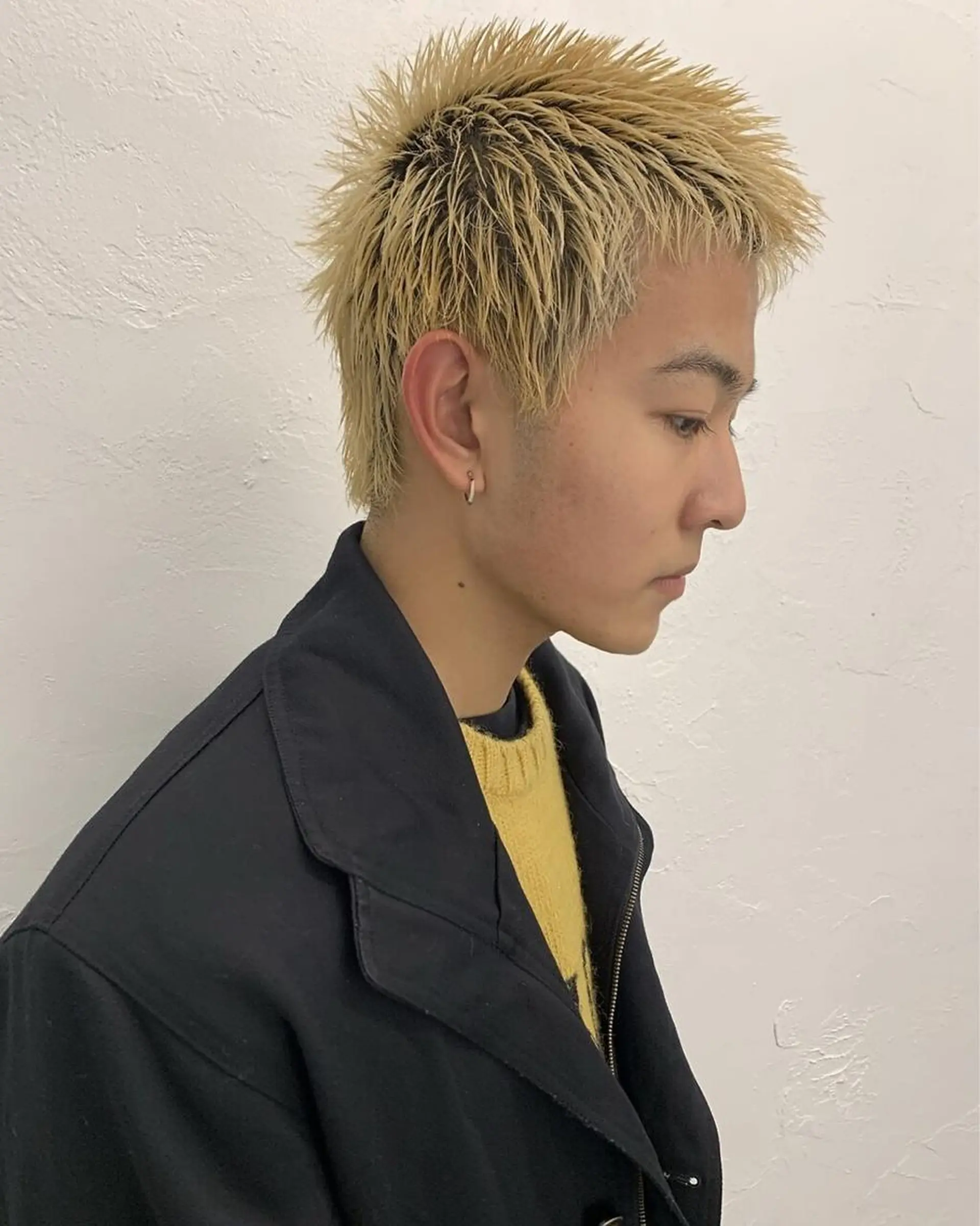 ショート カラー メンズ メンズバレイヤージュ メンズブリーチ センターパート フェードカット メンズハイライト yiye 青山所属・無料カットモデル募集 🌱ひょうがのヘアスタイル