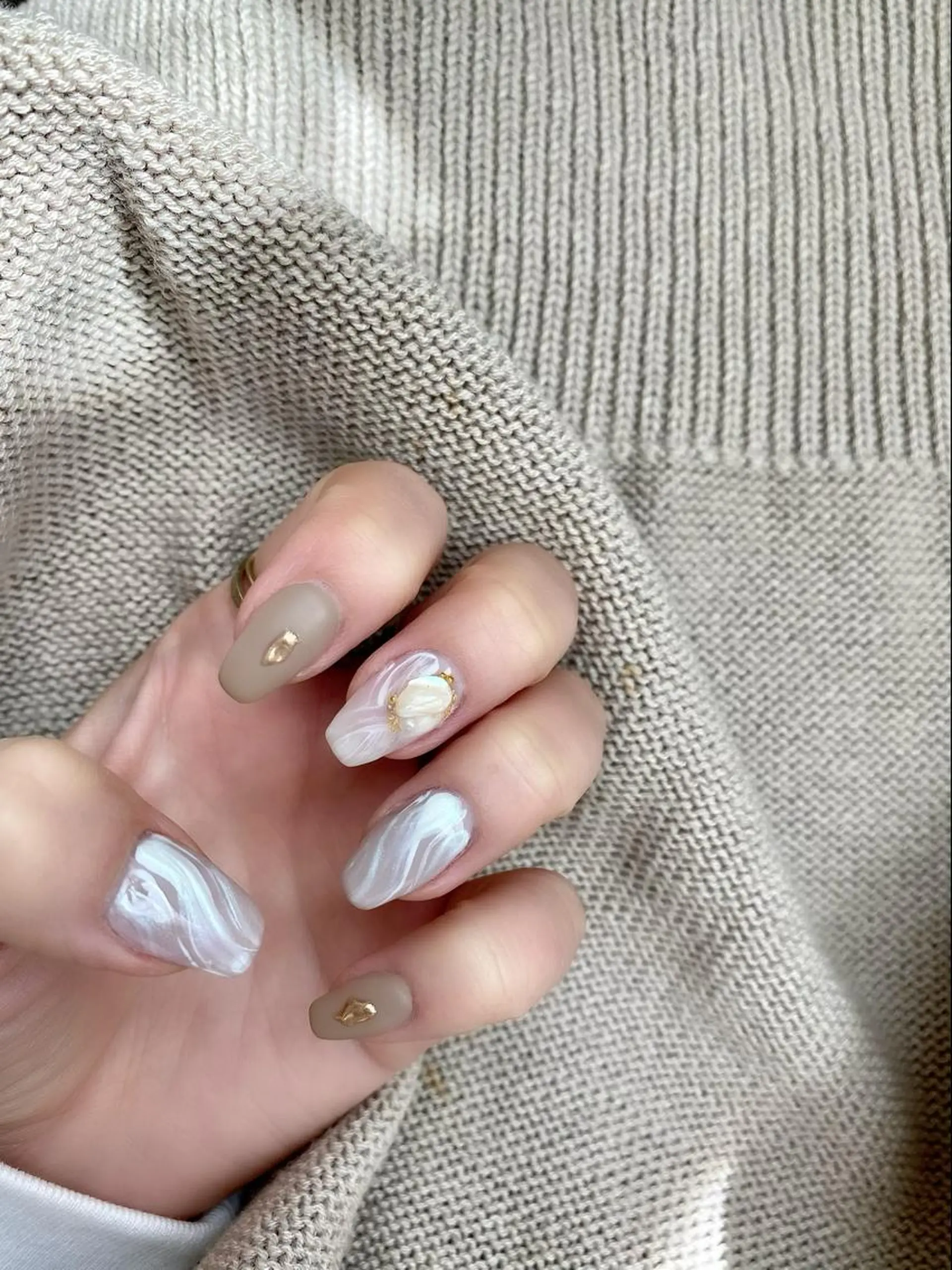 ネイル アートネイル ジェルネイル グラデーション オフィスネイル 春ネイル yuko (ネイリスト)のネイルデザイン