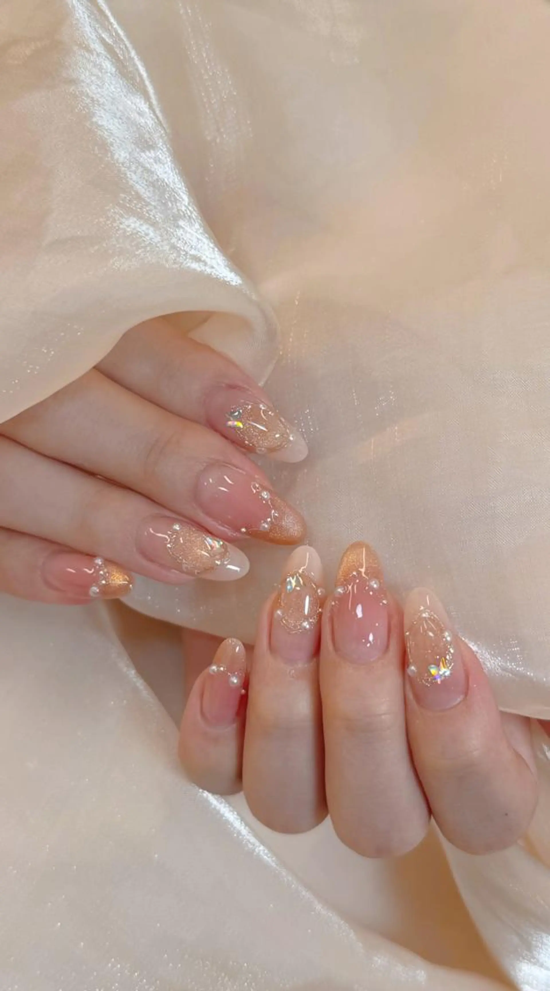 ネイル 長さ出し ネイルチップ ハンドネイル RAFFINE 月🦋🩵のネイルデザイン