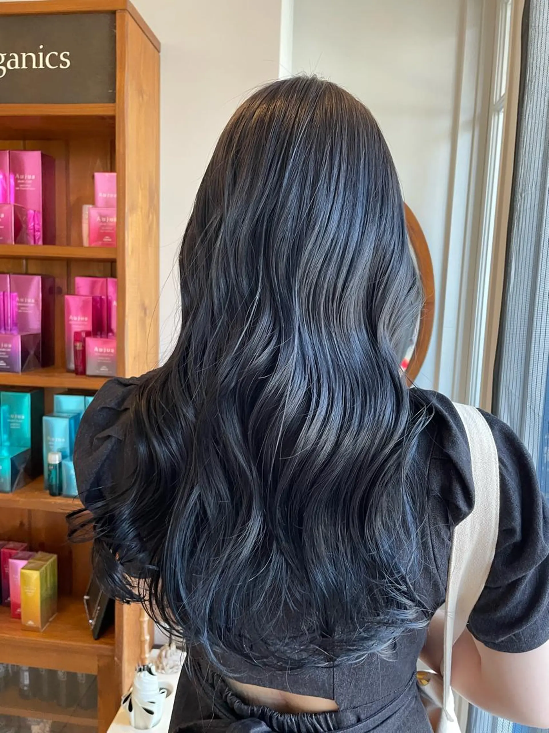 カラー 栗林 茉那のヘアスタイル