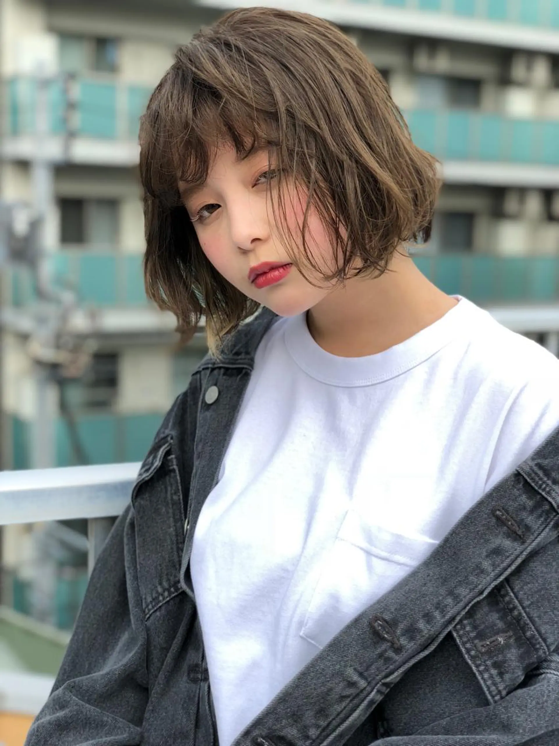 ショート カラー パーマ ヘアアレンジ 顔周りレイヤー/韓国 ブリーチminamiのヘアスタイル