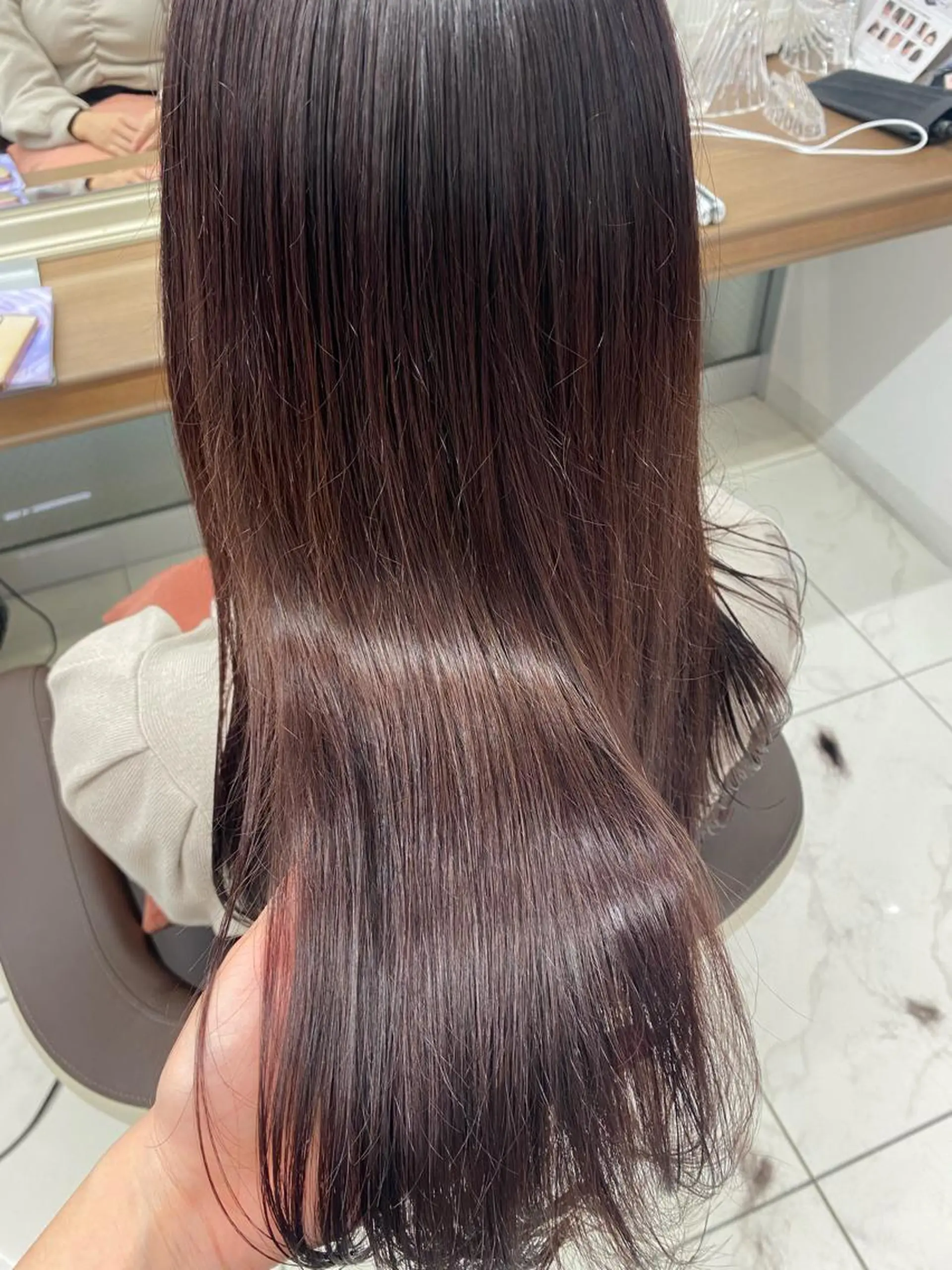 ロング カラー ラベンダーカラー トリートメント 長妻莉央/縮毛矯正 髪質改善カラーのヘアスタイル