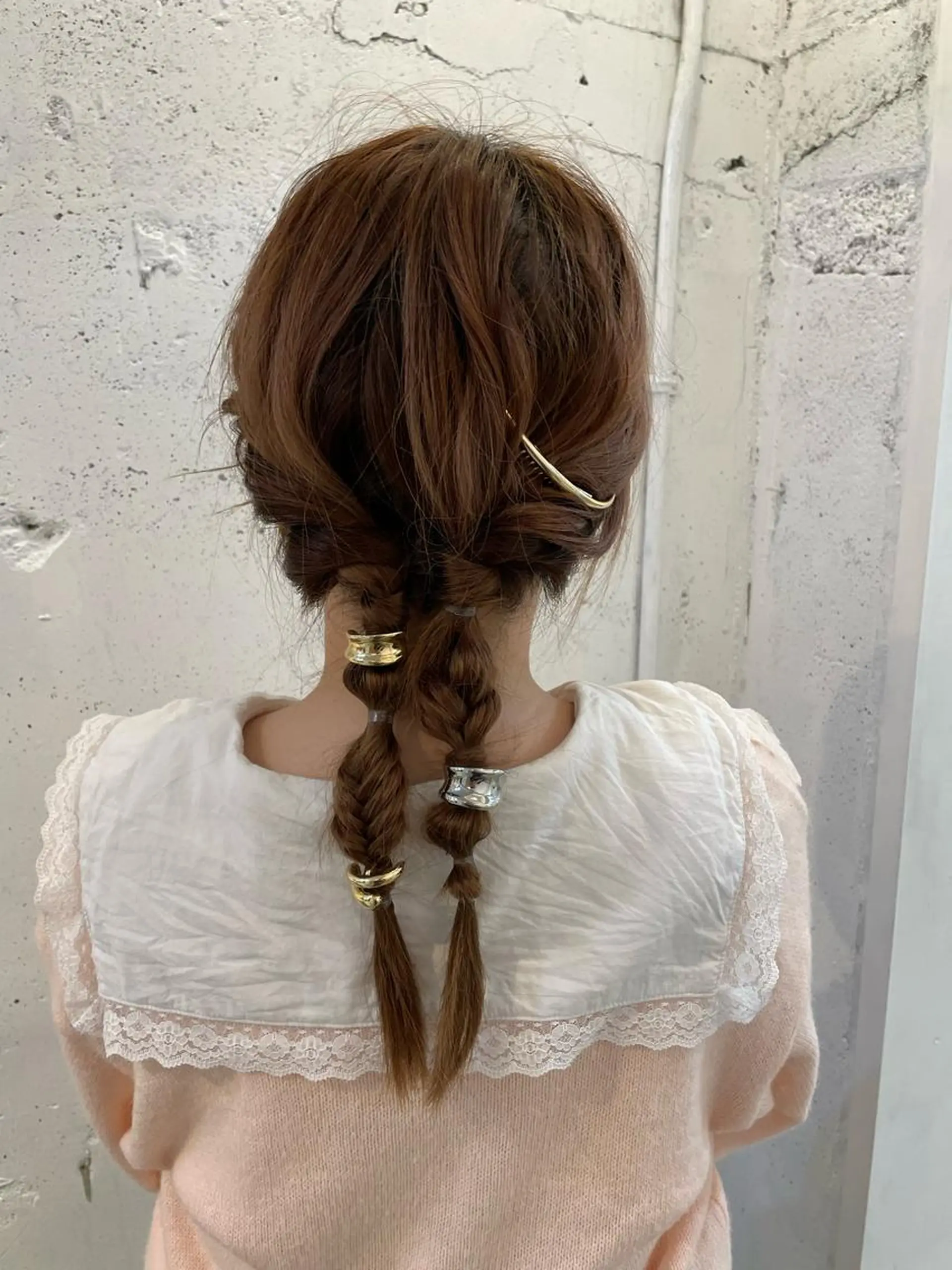 ロング ブリーチなしカラー ダブルカラーエクステのヘアスタイル