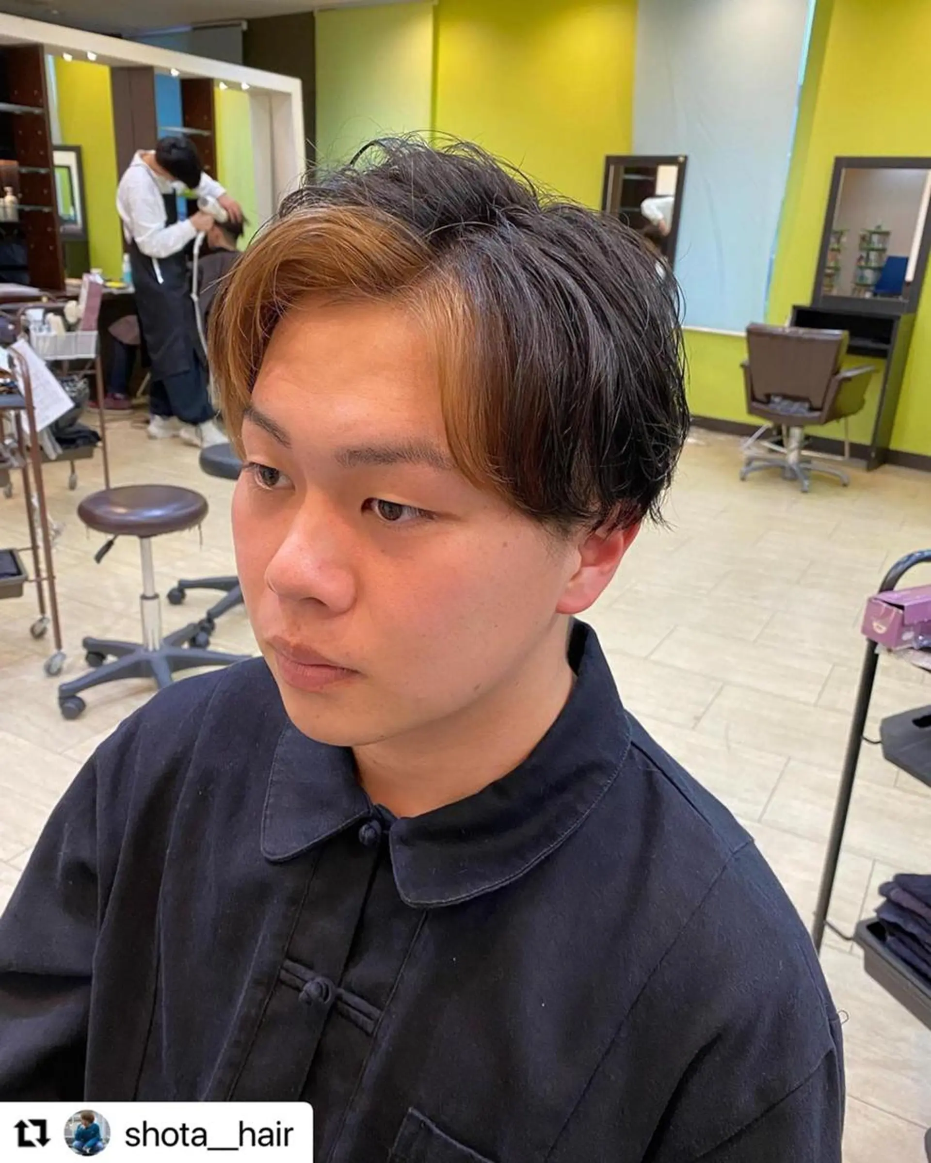 ミディアム カラー メンズ ミディアムパーマ メンズブリーチ センターパート メンズパーマ メンズスパイラルパーマ 🩷Eny terrace🩷のヘアスタイル