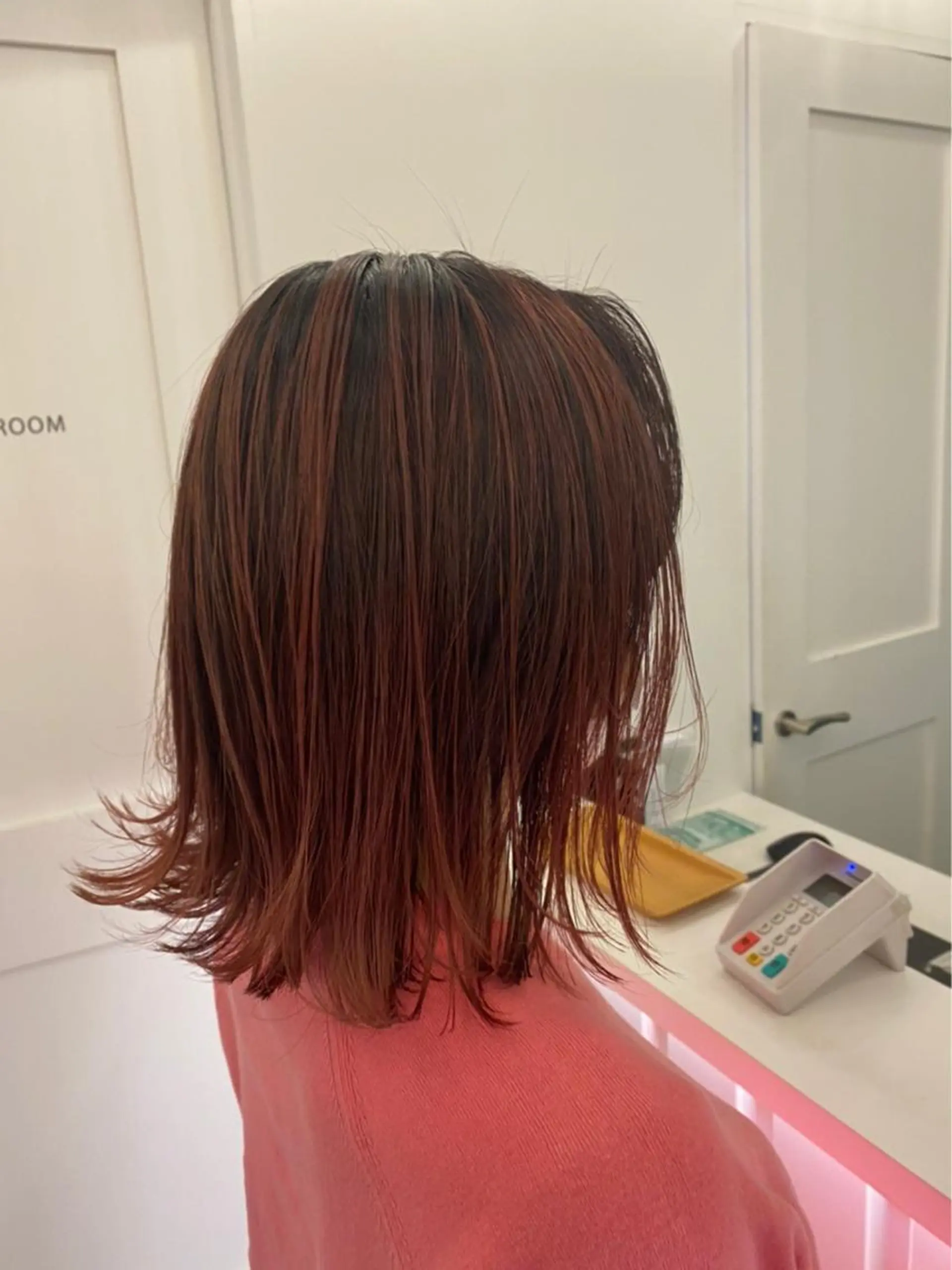 ミディアム カラー Emerge 新宿東口店所属・堀山 佳奈のヘアスタイル