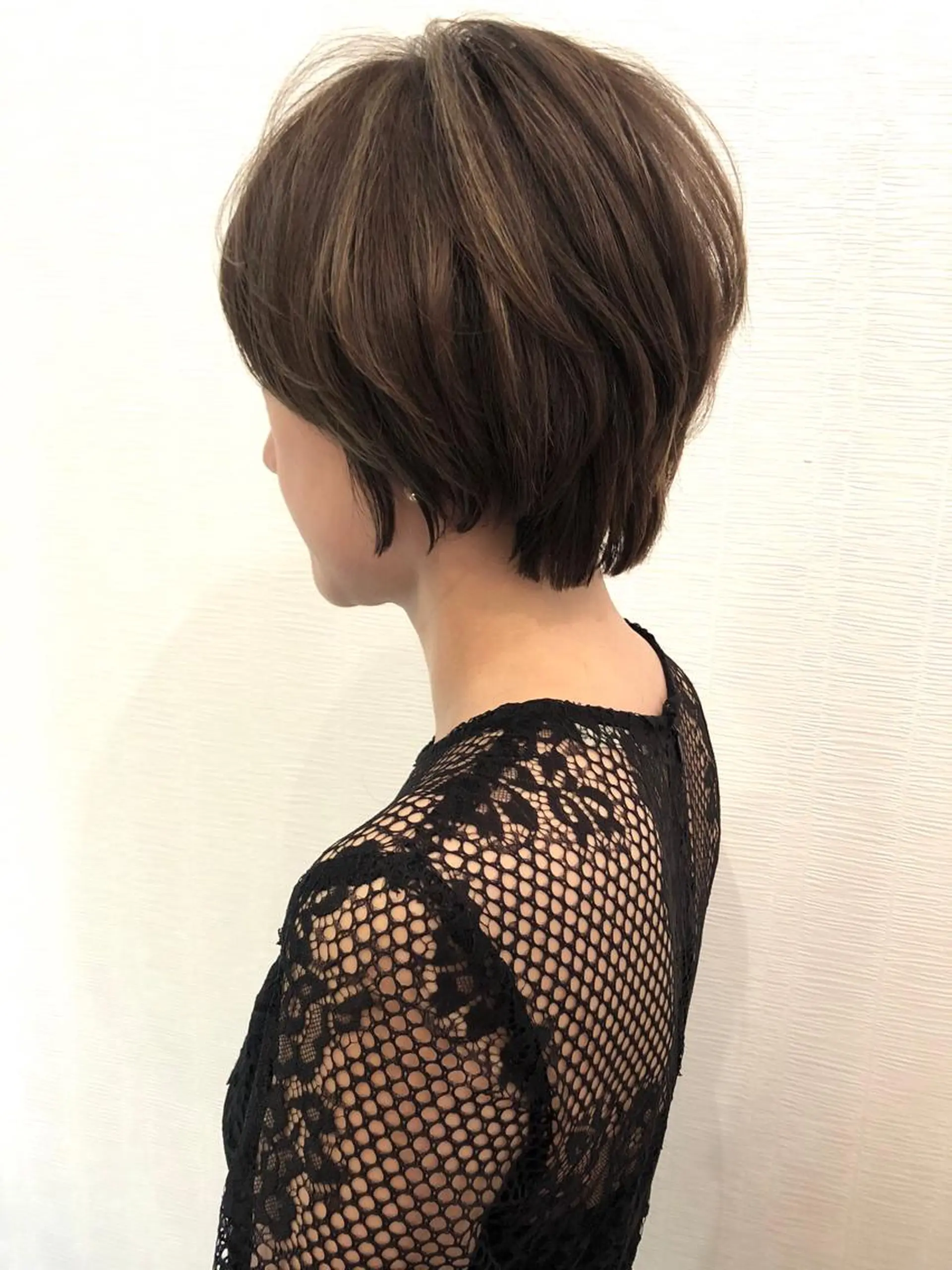 ショート カラー ブリーチ ハイライトカラー ハイライト ショートヘア カット ヘアカラー トリートメント 平川 友希子のヘアスタイル