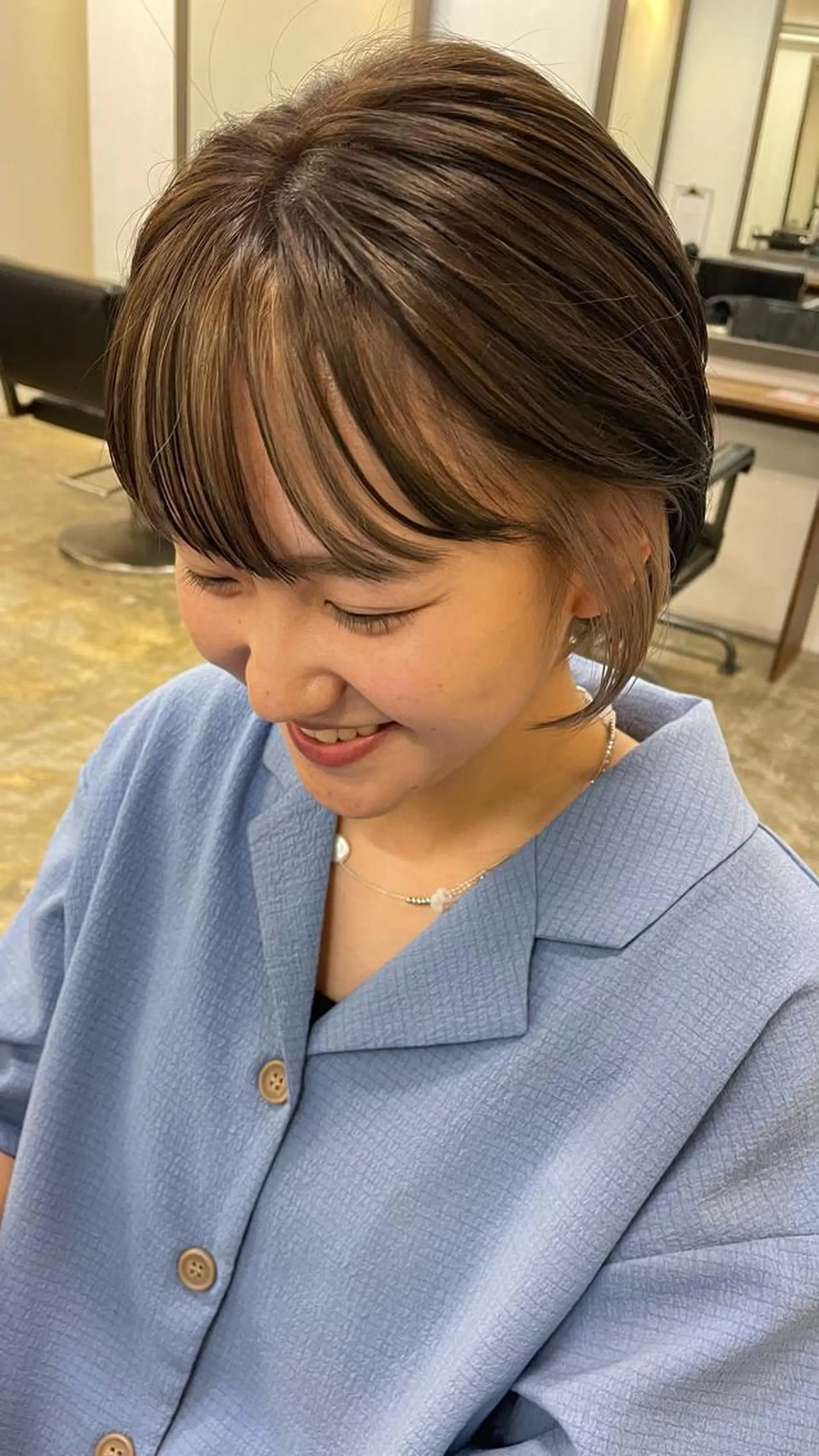 ショート オリーブカラー 長谷川のヘアスタイル