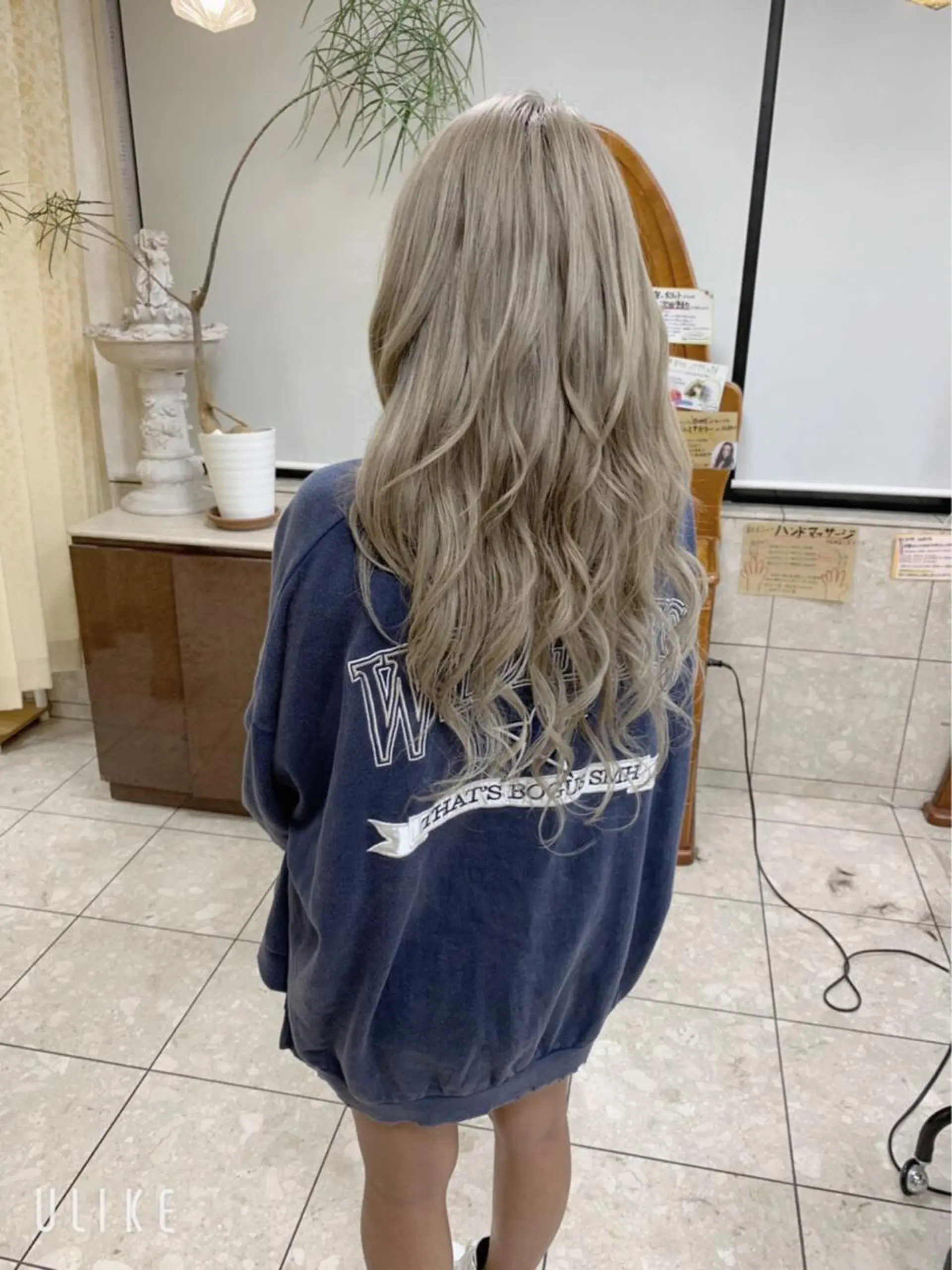 セミロング ヘアカラー aura所属・ashida yuukiのヘアスタイル