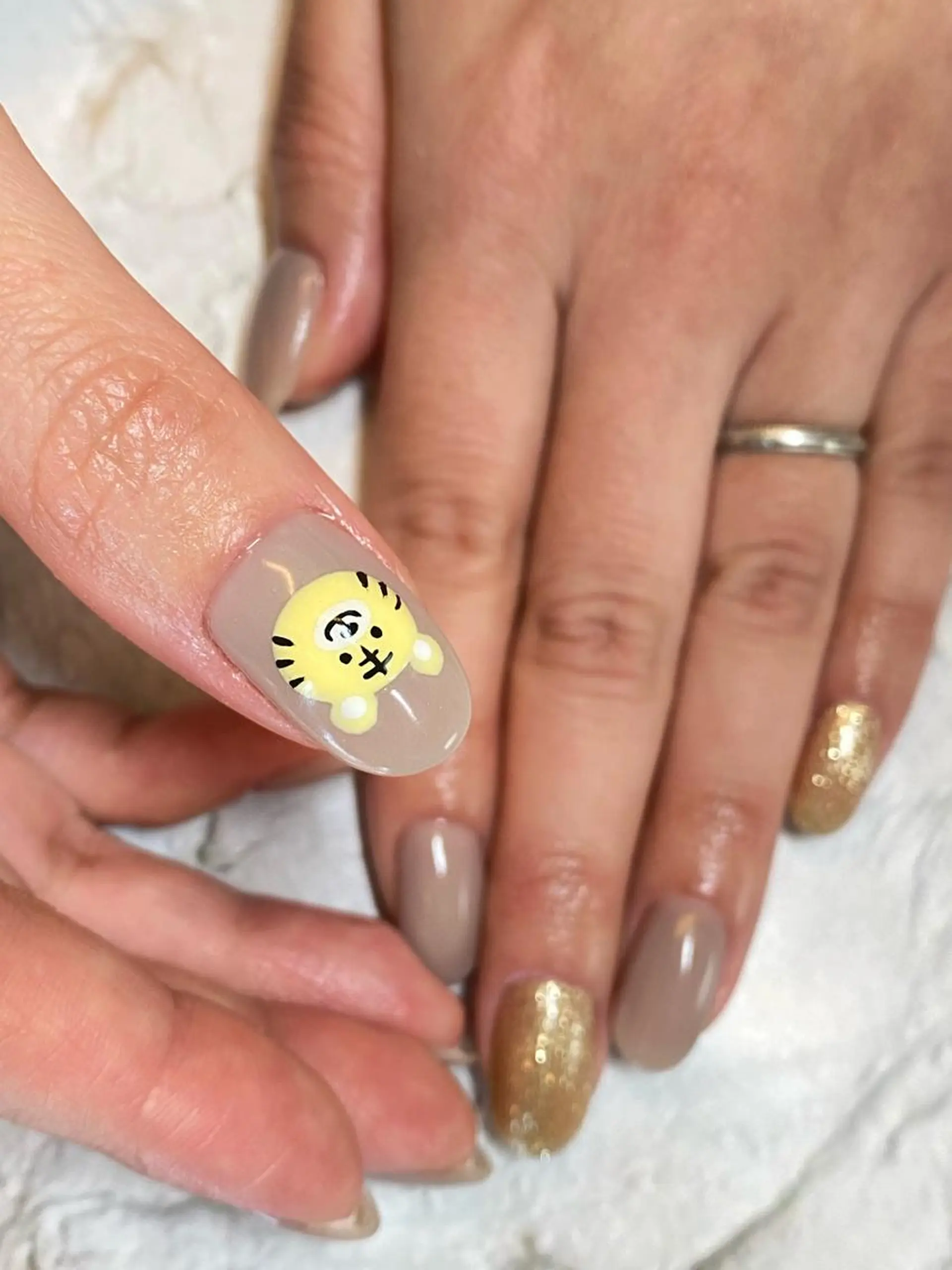 ミディアム M nail はやまうららのネイルデザイン