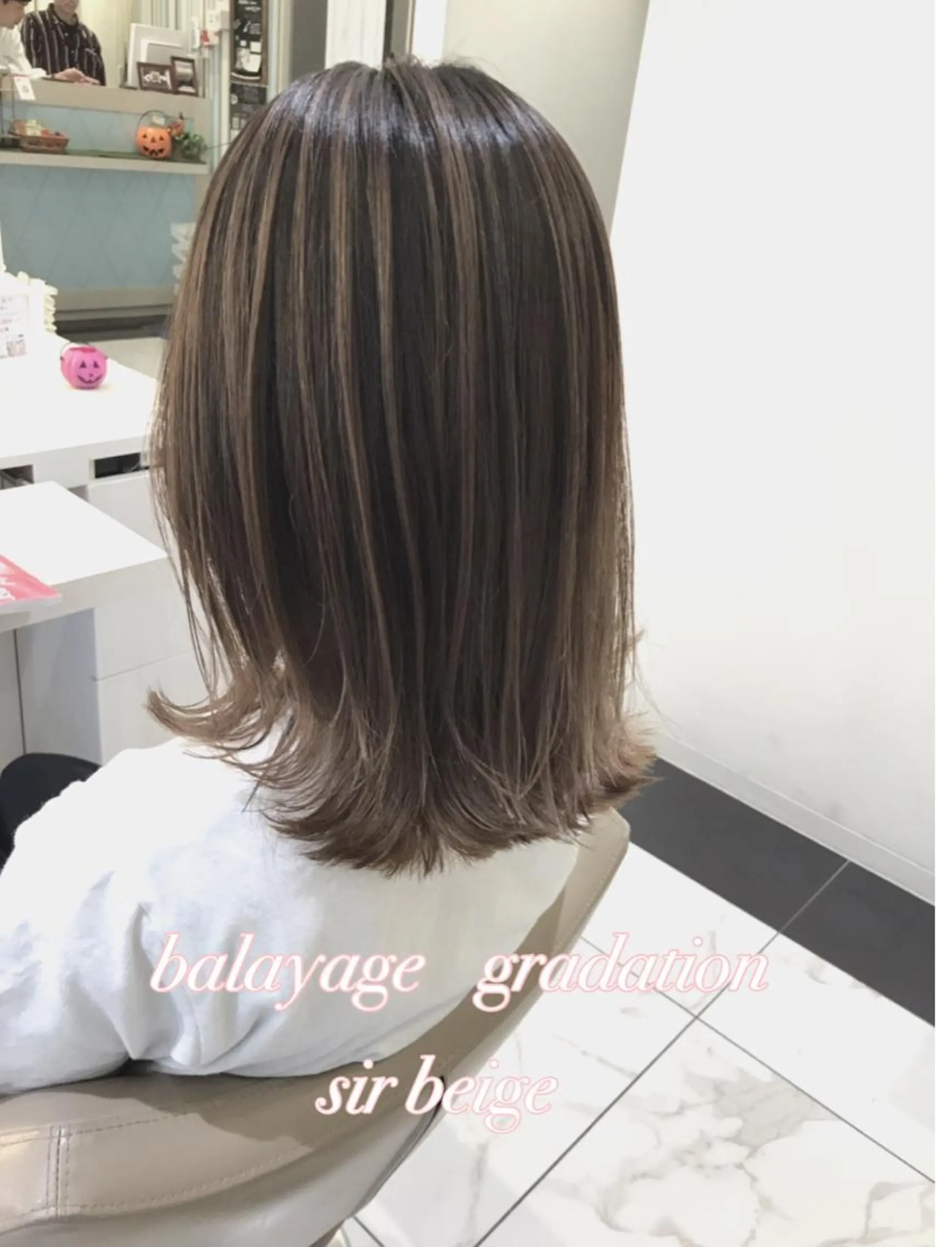 ミディアム カラー バレイヤージュ ベージュカラー グラデーションカラー レイヤーカット 山崎俊輔/髪質改善 /バレイヤージュのヘアスタイル