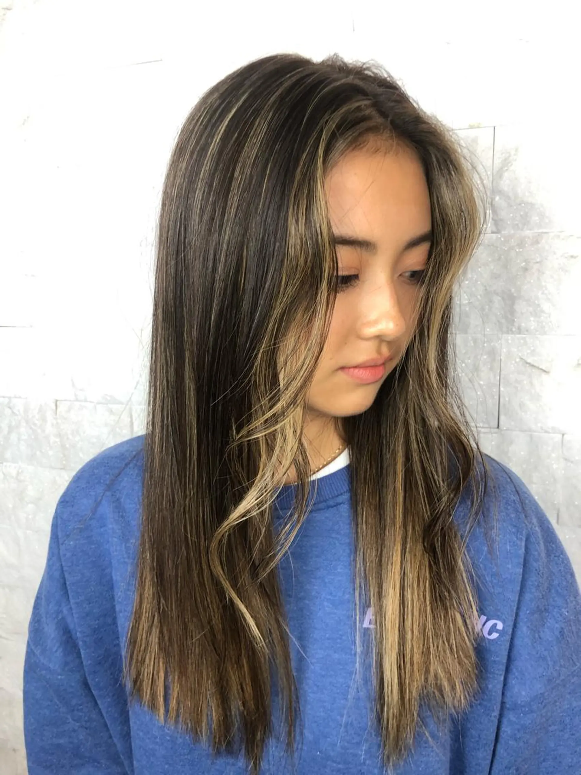 ミディアム ミストバング ハイライト 圧倒的美髪ストレート ツダケイタロウのヘアスタイル