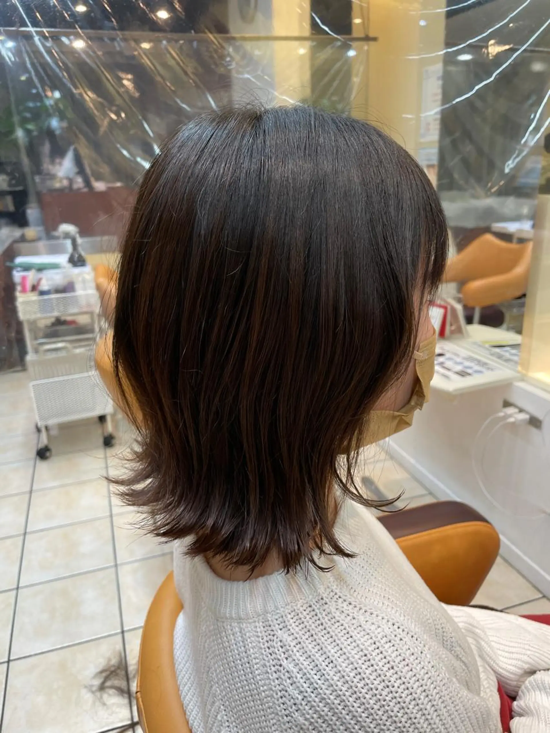 ミディアム カット ヘアカラー トリートメント 髪質改善/レイヤー/ 小顔/デザインのヘアスタイル