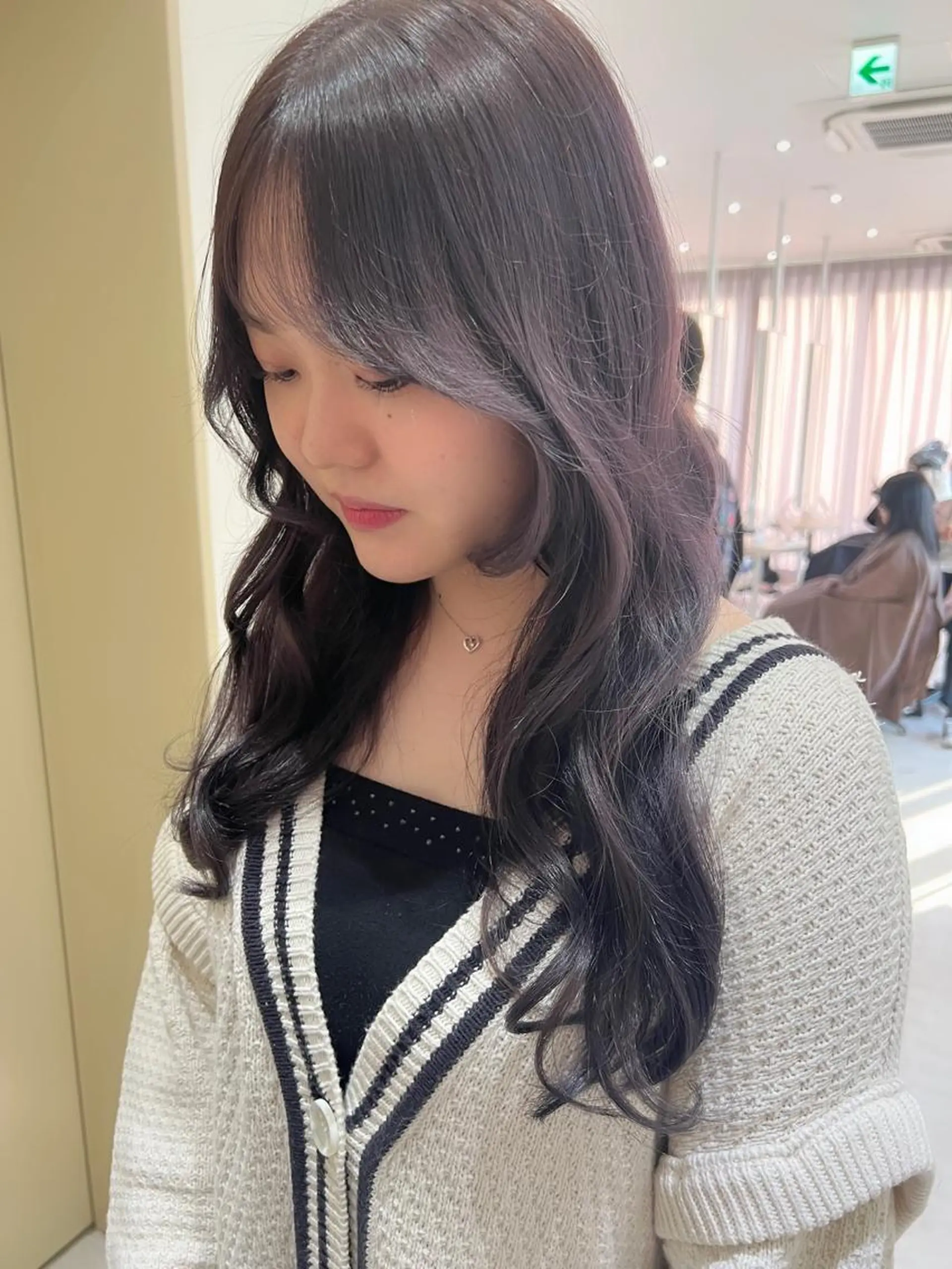 ロング カラー ヘアカラー 韓国🇰🇷レイヤー 映える顔周り🩷のヘアスタイル