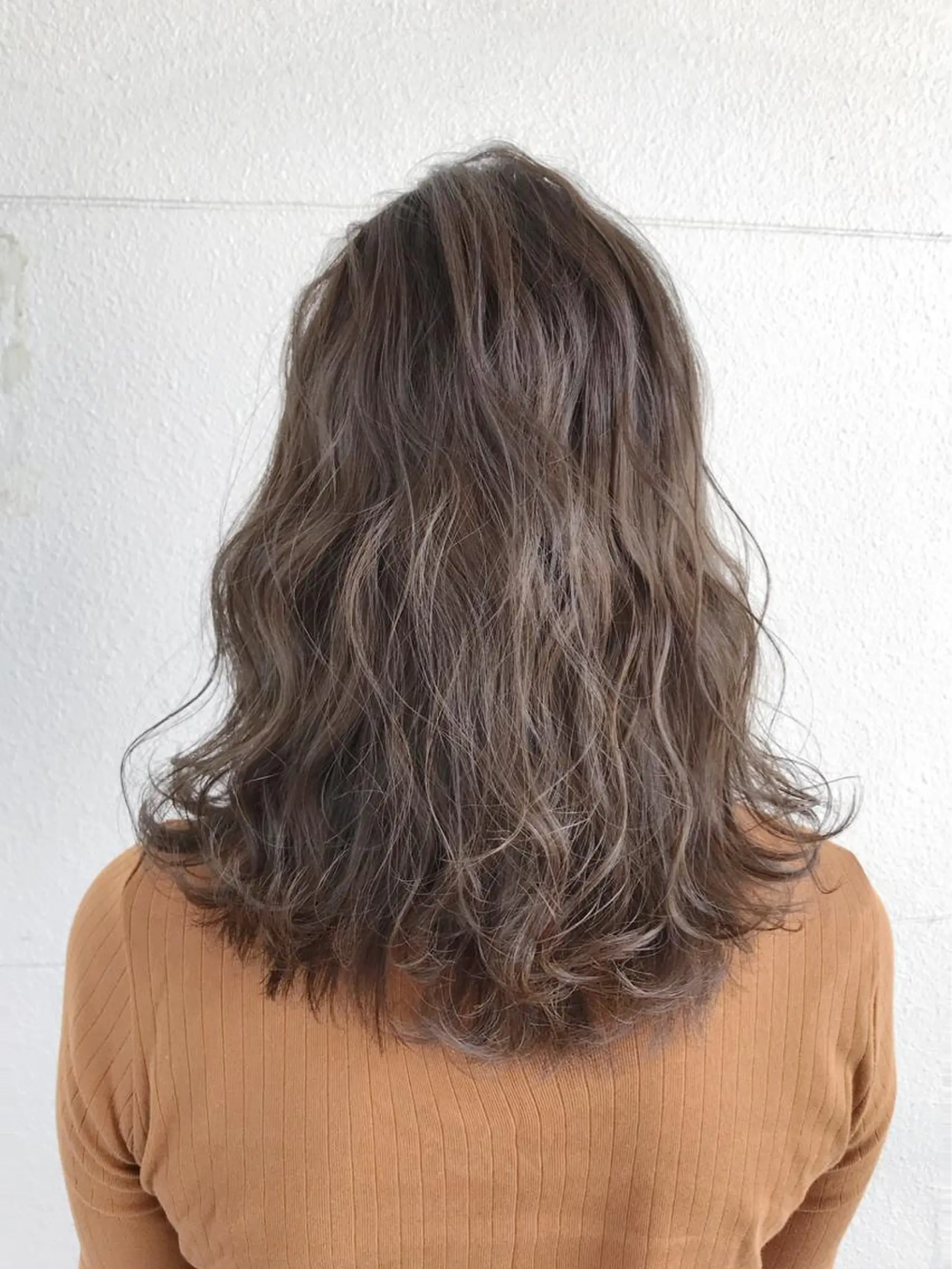 ミディアム パーマ ミディアムパーマ デジタルパーマ カット パーマ ボブ・レイヤーカット 吉敷航一のヘアスタイル