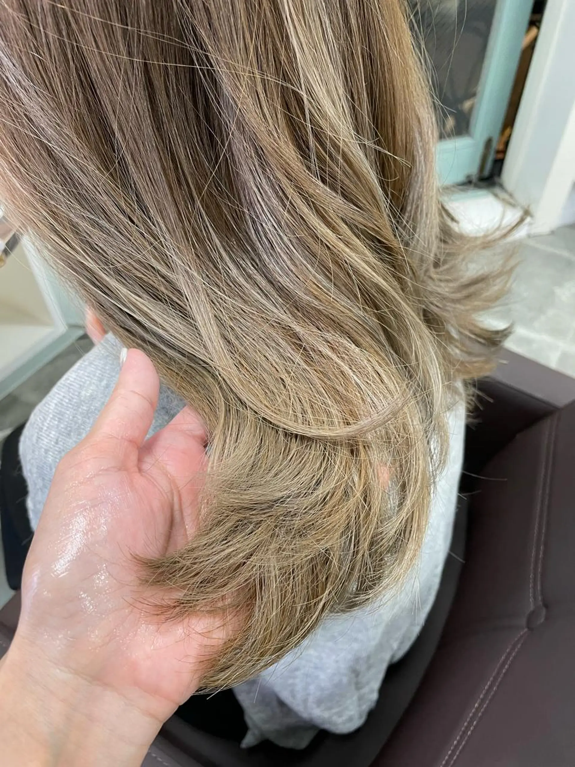 ミディアム カラー カット ヘアカラー トリートメント 平 ちひろのヘアスタイル