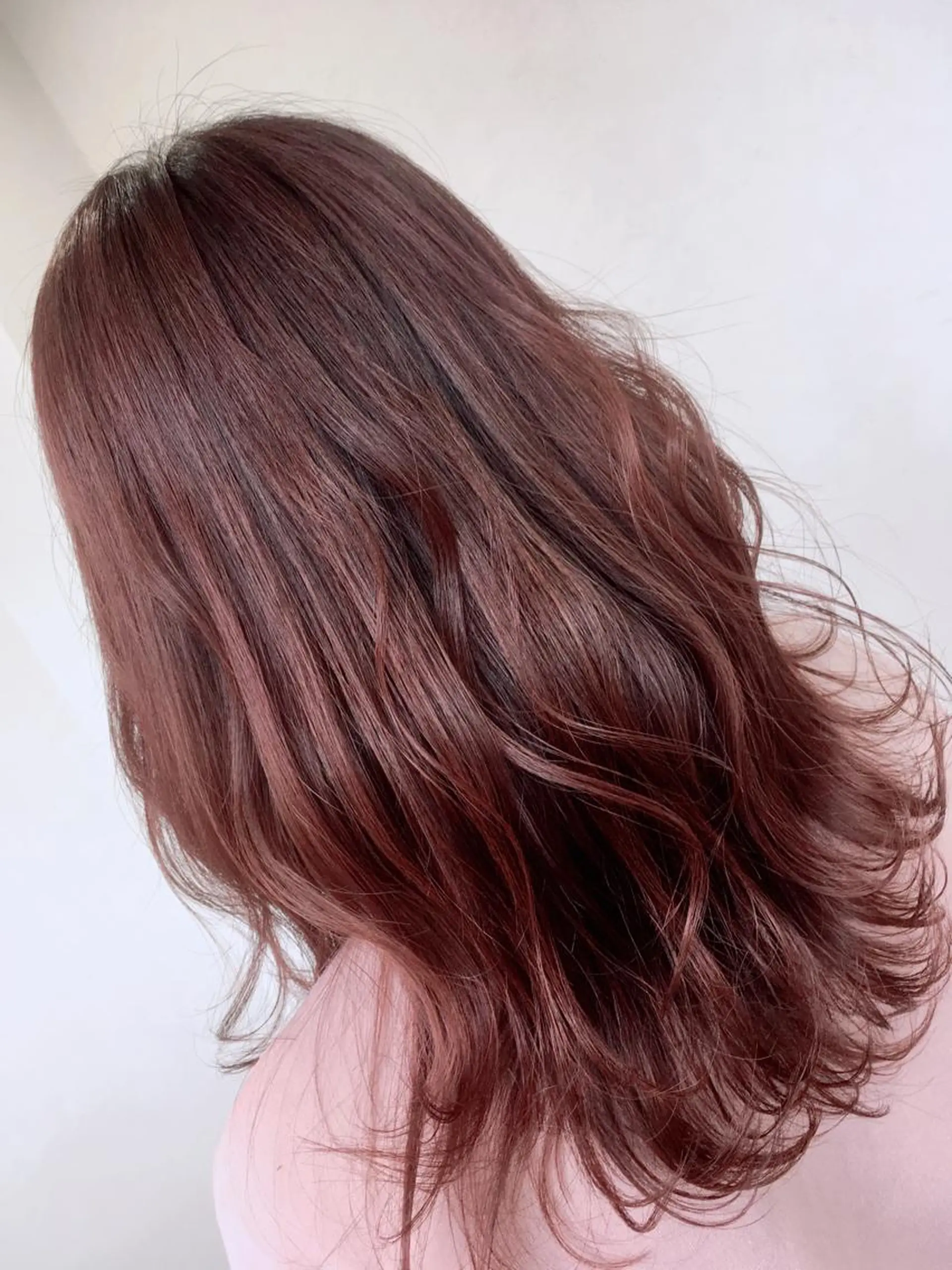 セミロング カラー 塩崎 明菜のヘアスタイル