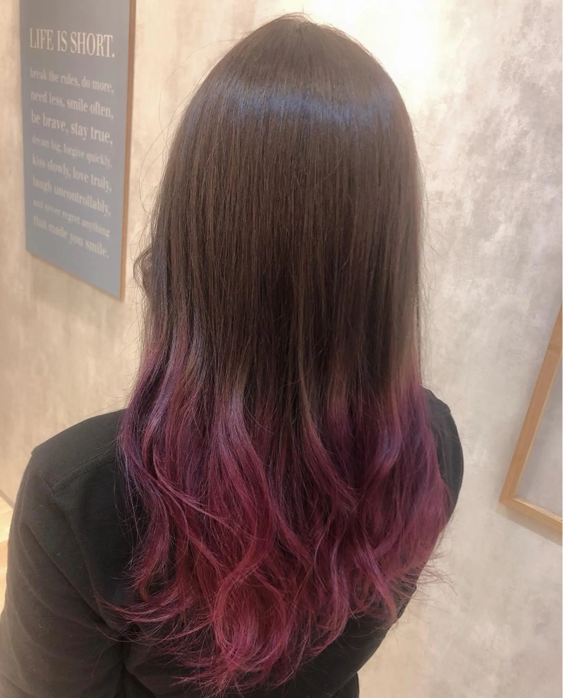 カラー デザインカラー グラデーションカラー ヘアーサロングラッド所属・三村 桜生のヘアスタイル