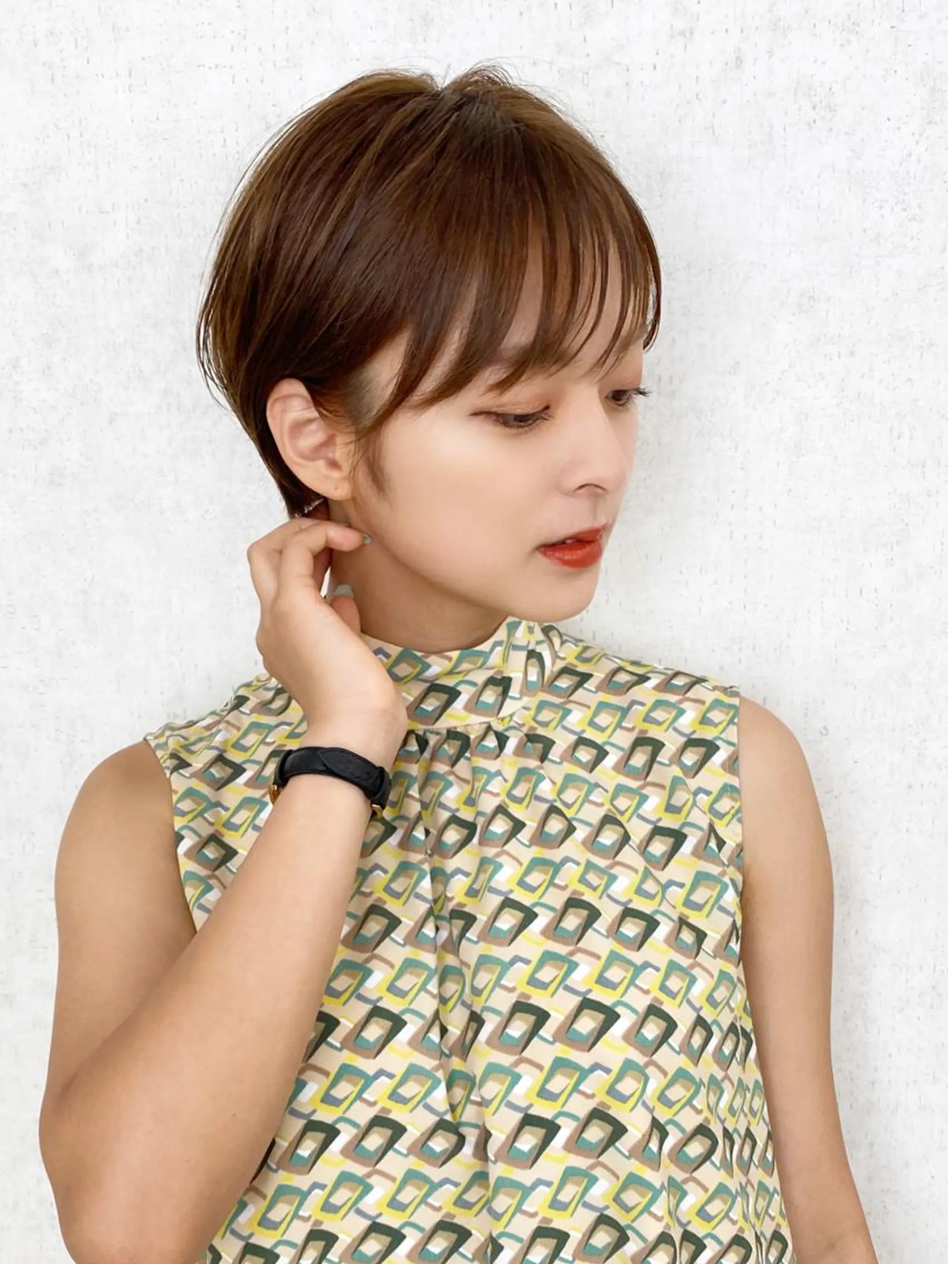 ショート 切りっぱなしボブ ショートボブ ボブ ハイライト シースルーバング バレイヤージュ茅ヶ崎 オオタ カズキのヘアスタイル