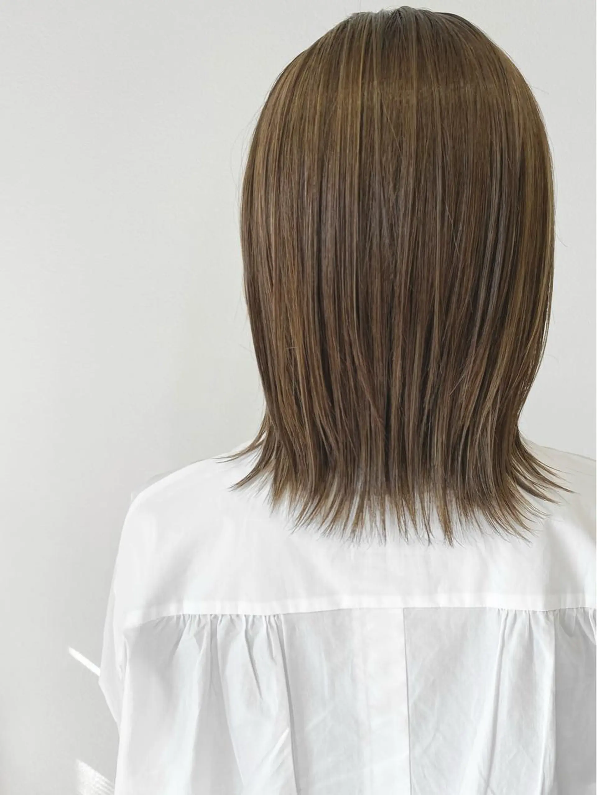 ミディアム カット ヘアカラー トリートメント MYRTLE TSUNODAのヘアスタイル