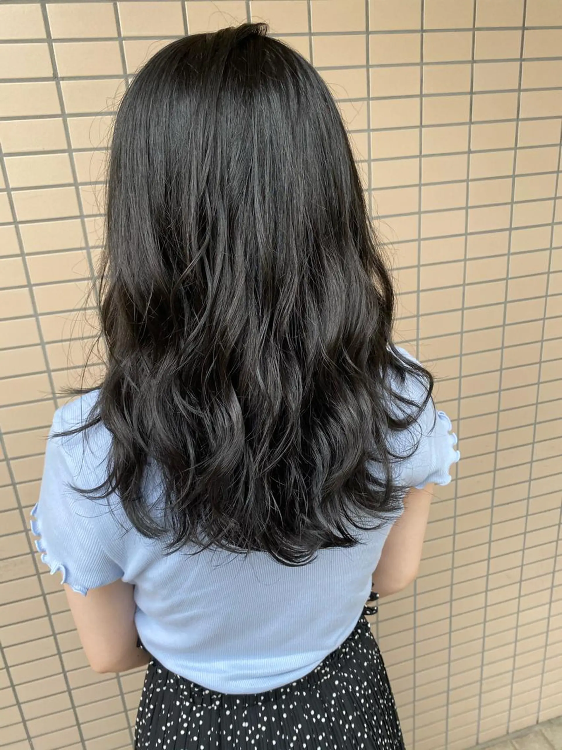 セミロング カラー オリーブグレー 赤み消し韓国ヘア レイヤー縮毛🤍渡邉のヘアスタイル