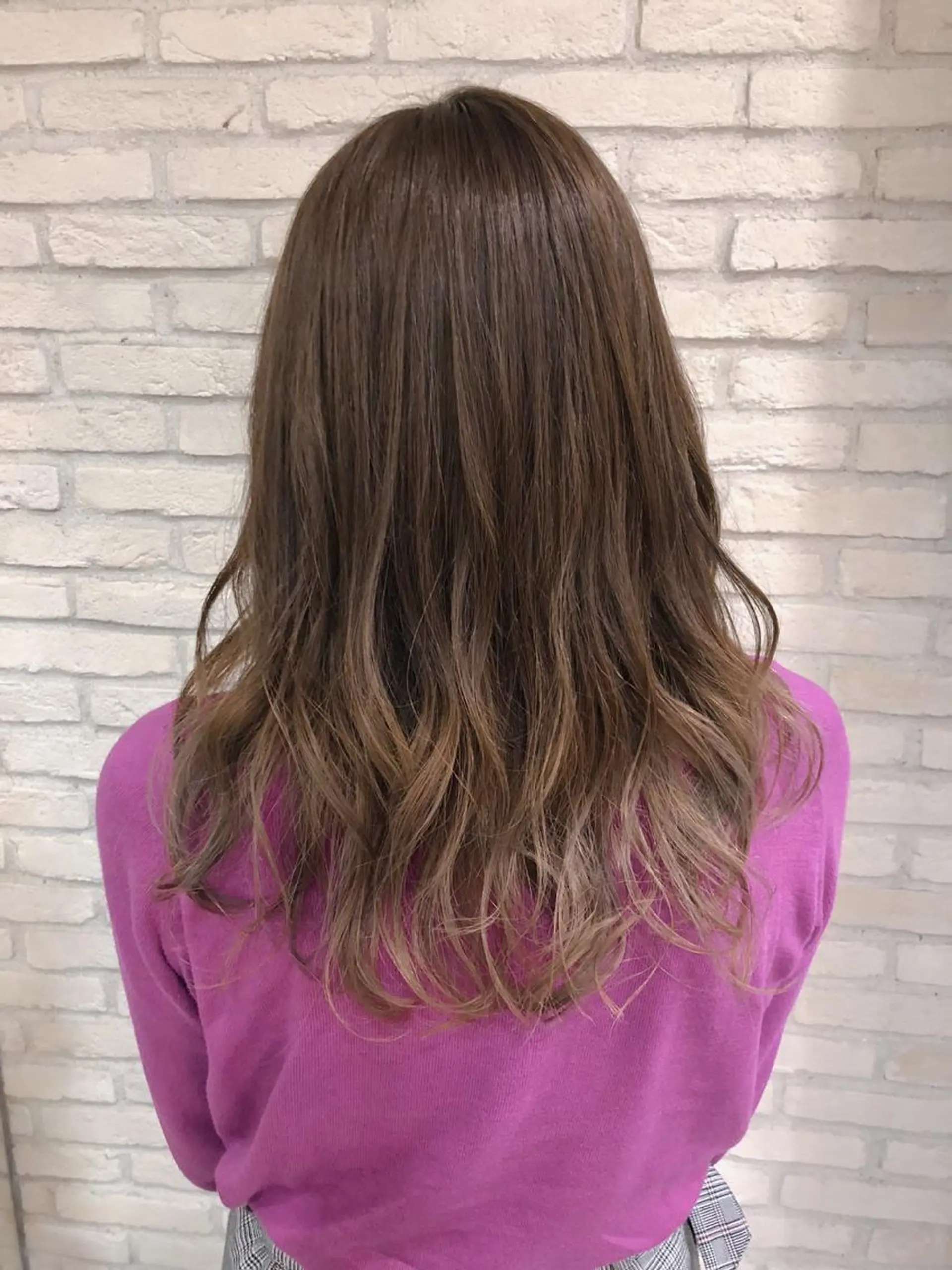 ミディアム カラー ベージュカラー グラデーションカラー ホワイトベージュ HAUS 片山みほのヘアスタイル