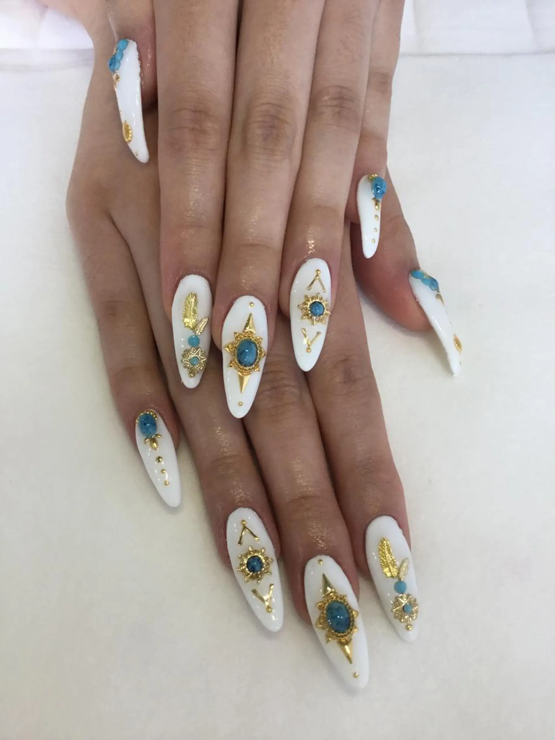 ネイル ハンドネイル 💎🐰 saki. m 🐰💎のネイルデザイン