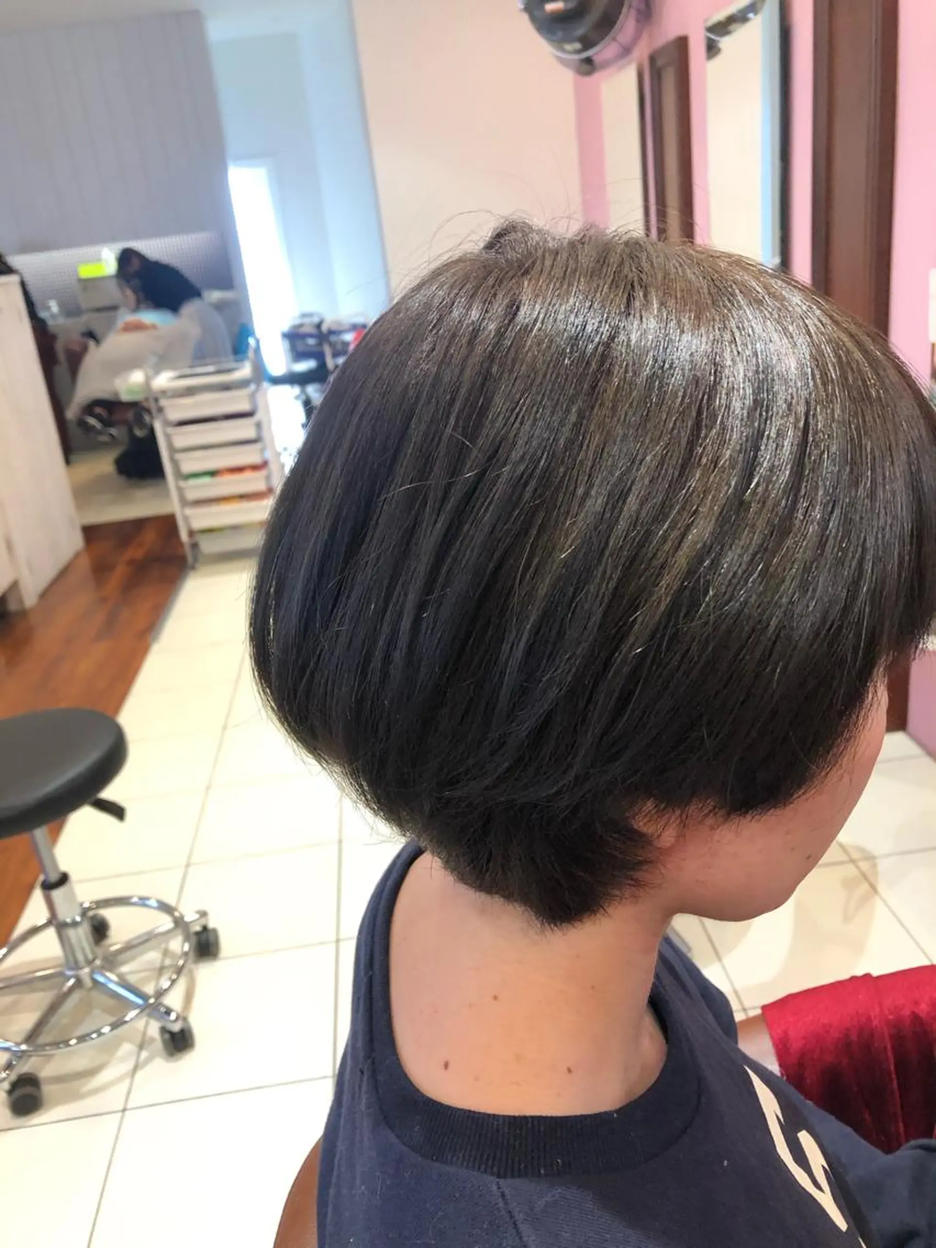 ショート カラー アッシュ ベージュカラー 大阪長居🌱野見山 卓也のヘアスタイル