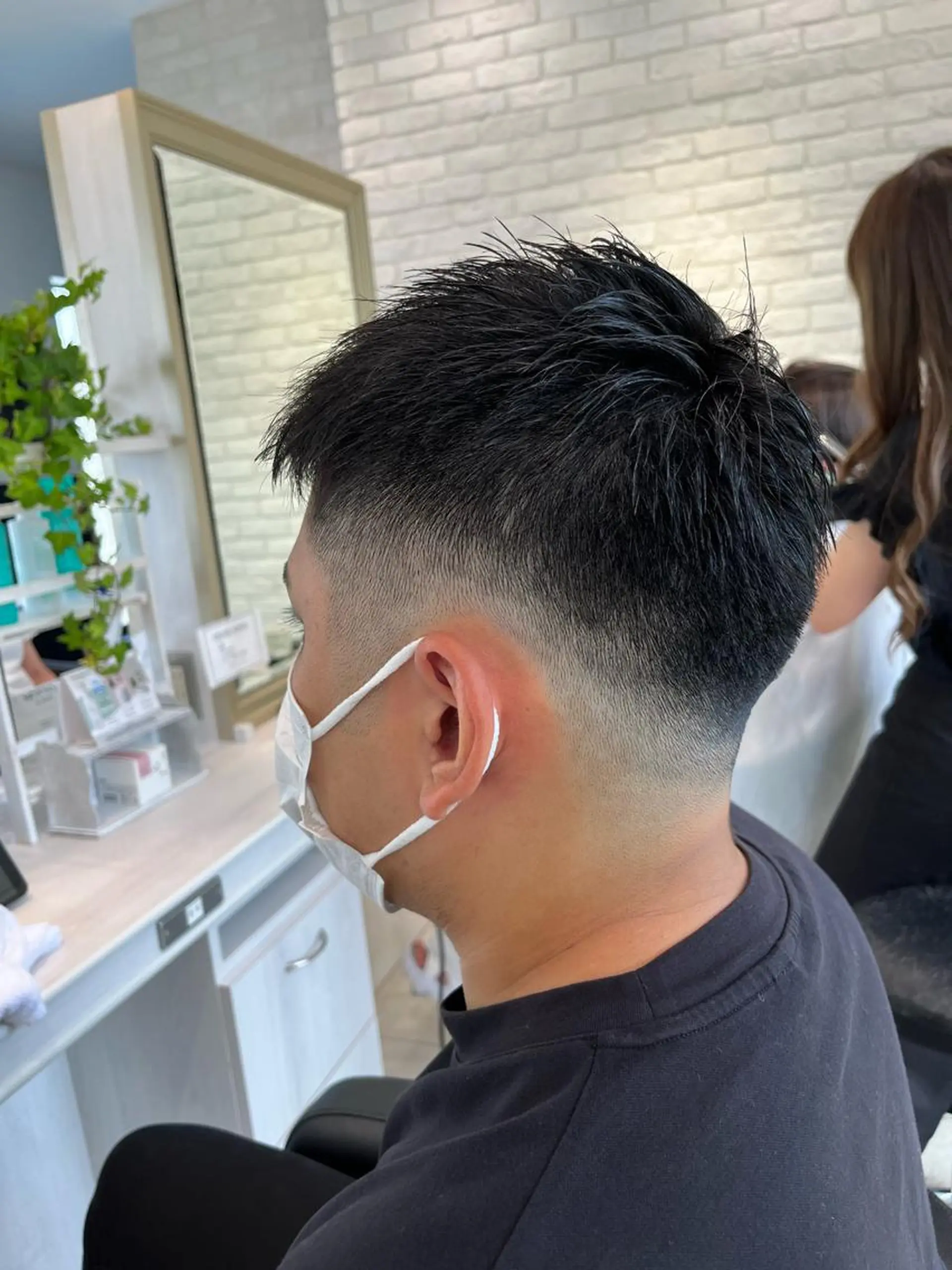 ショート メンズ フェードカット スキンフェード カット 🥇メンズ特化 伊東輝のヘアスタイル