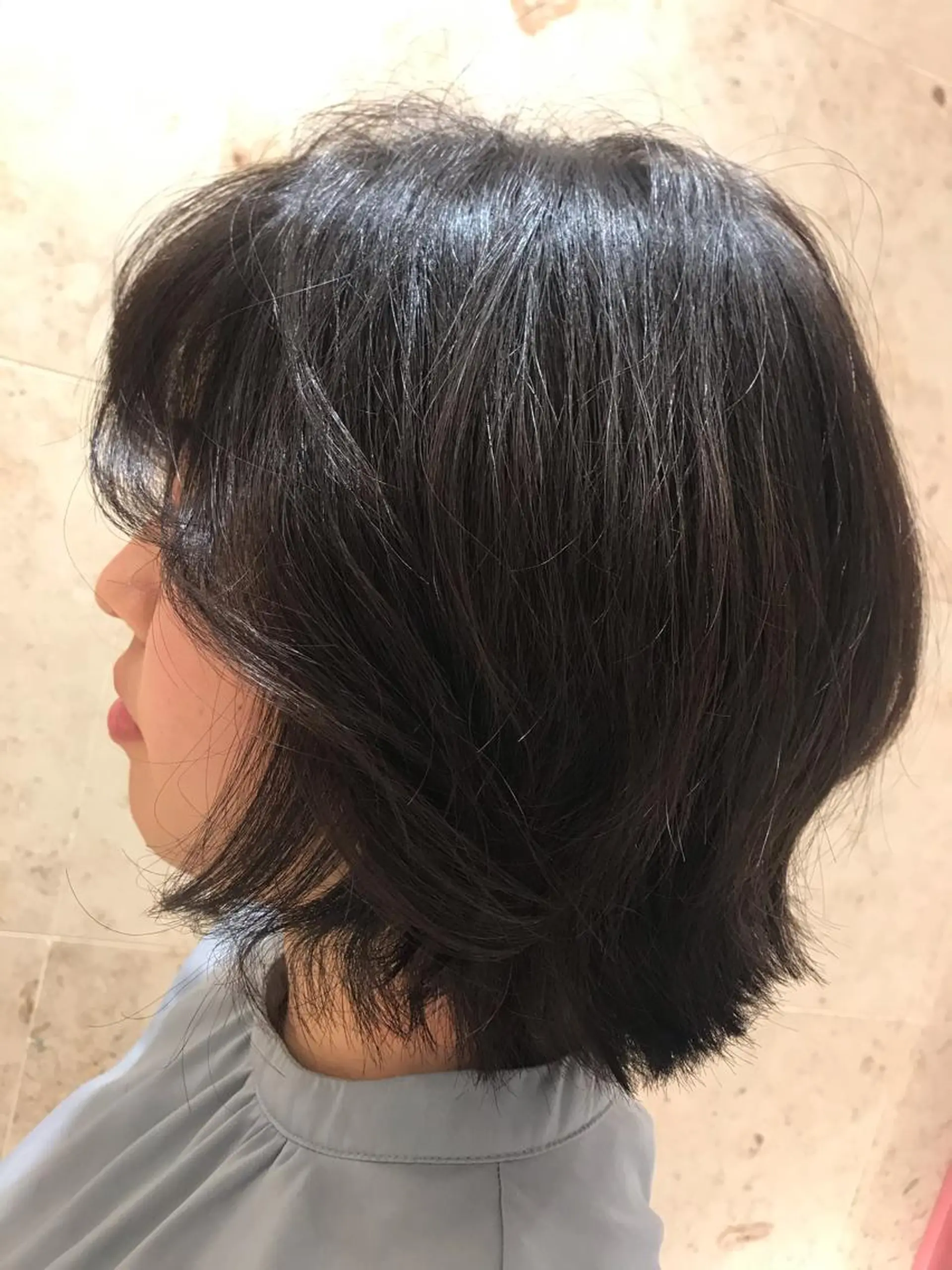 ミディアム ボブレイヤー ボブ レイヤーカット 外ハネヘア 渡辺 由佳のヘアスタイル