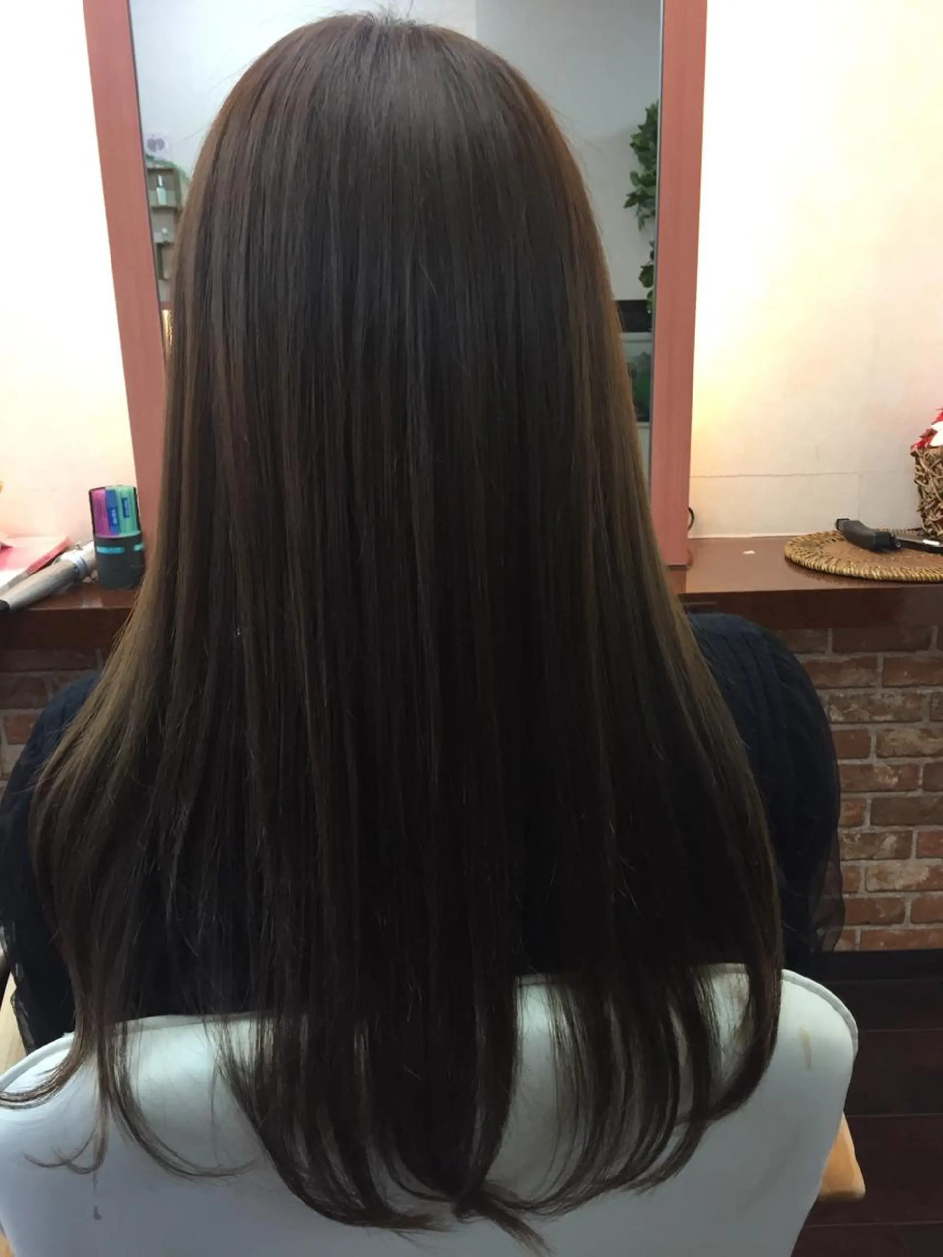 セミロング パーマ 桧山 真のヘアスタイル