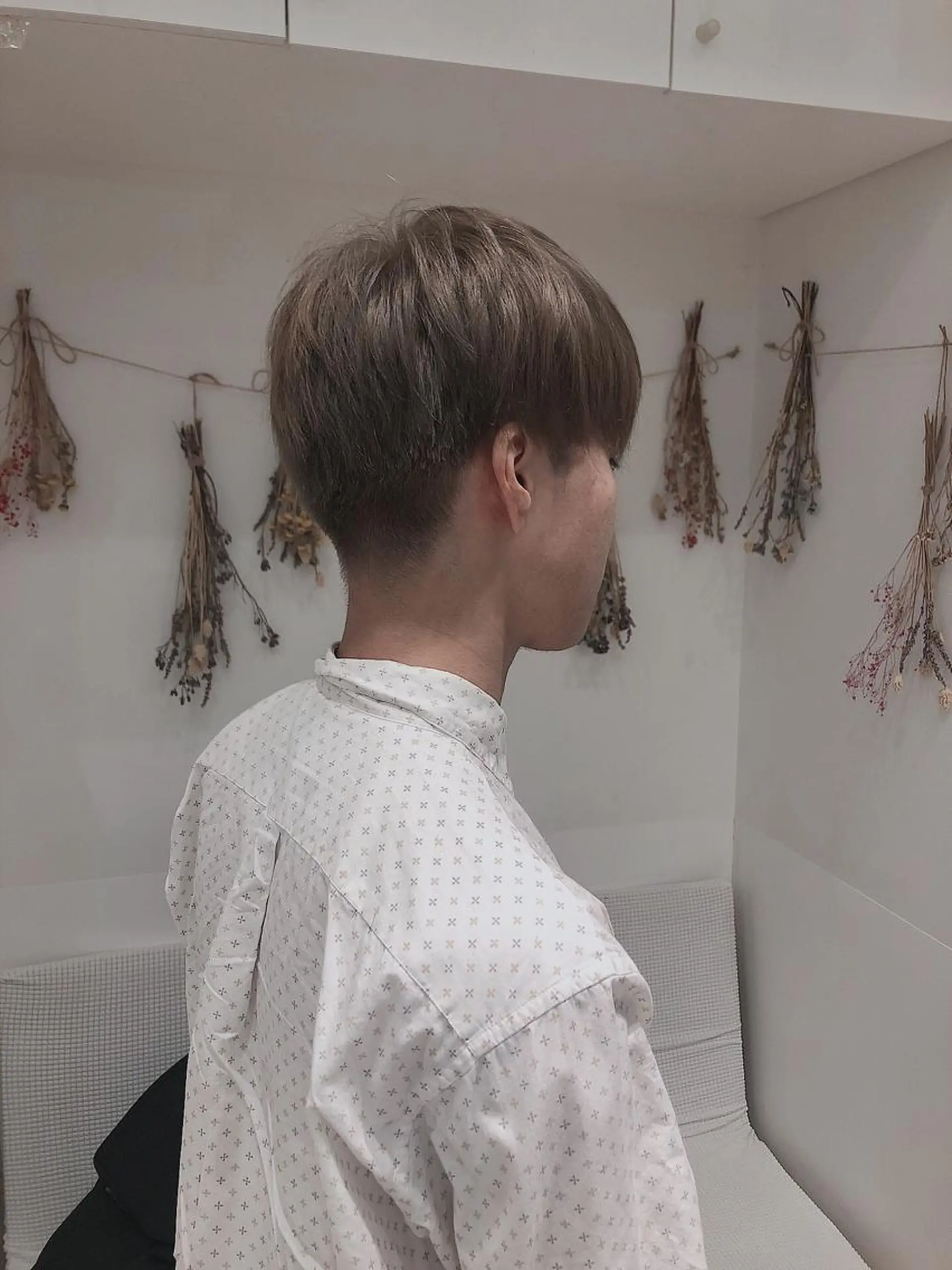 ショート カラー ベージュカラー ブリーチ はだゆうき @hadadan08のヘアスタイル