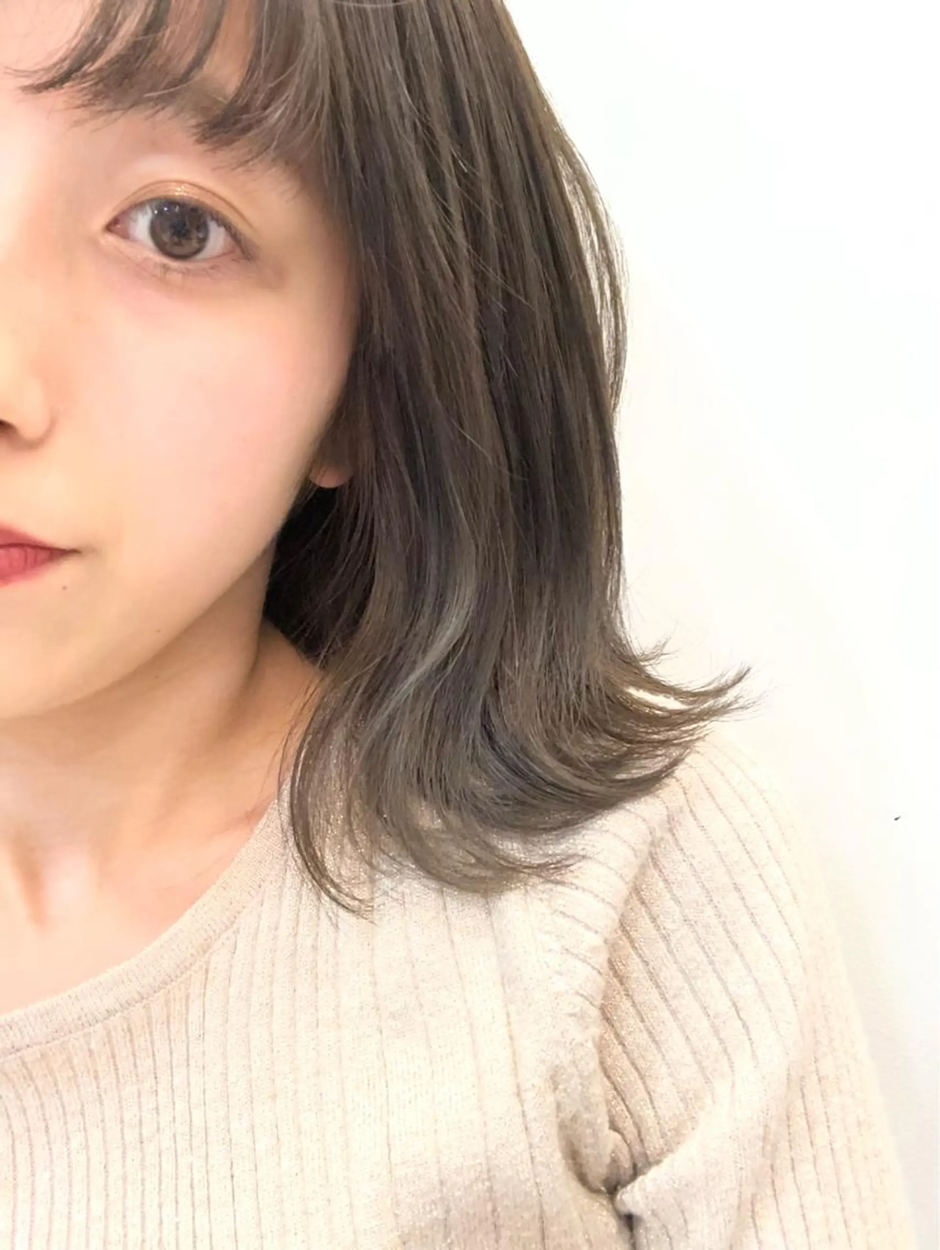 ミディアム カラー GLROW haruhiのヘアスタイル