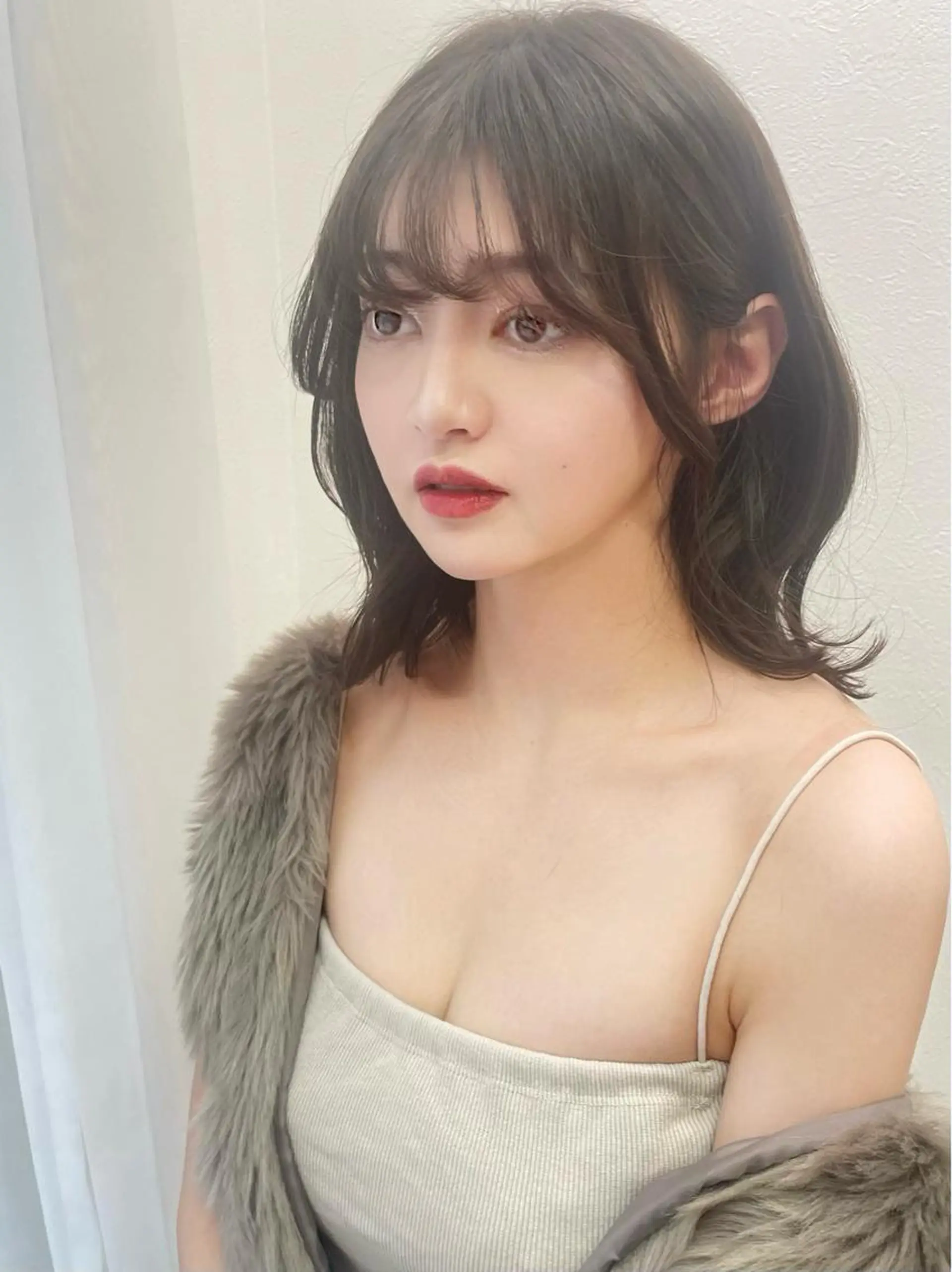 ミディアム カラー ヘアアレンジ グレージュ レイヤーカット カット INCE HAIR ひらい なつきのヘアスタイル