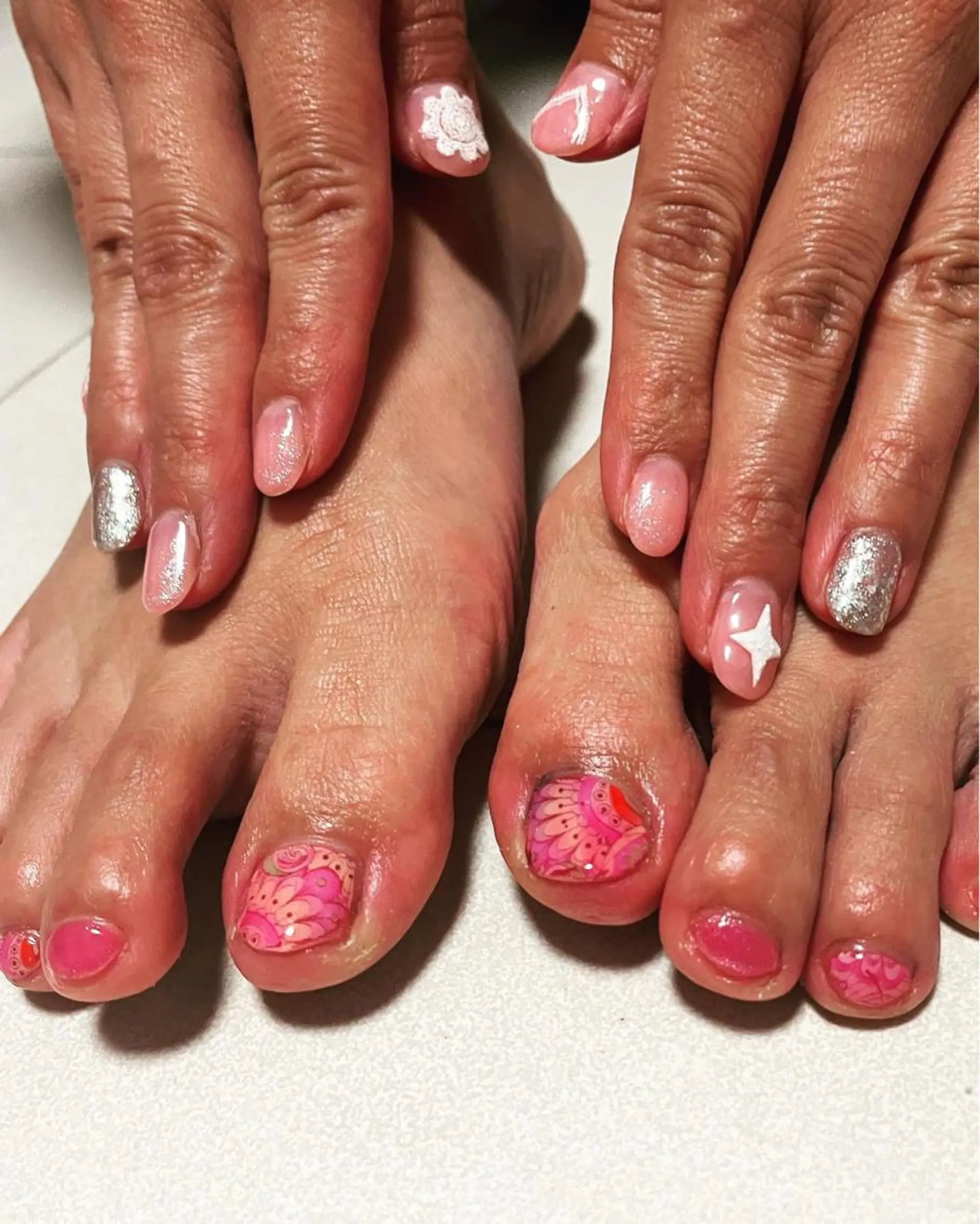 ネイル ハンドネイル フットネイル CRAZY NAILのネイルデザイン