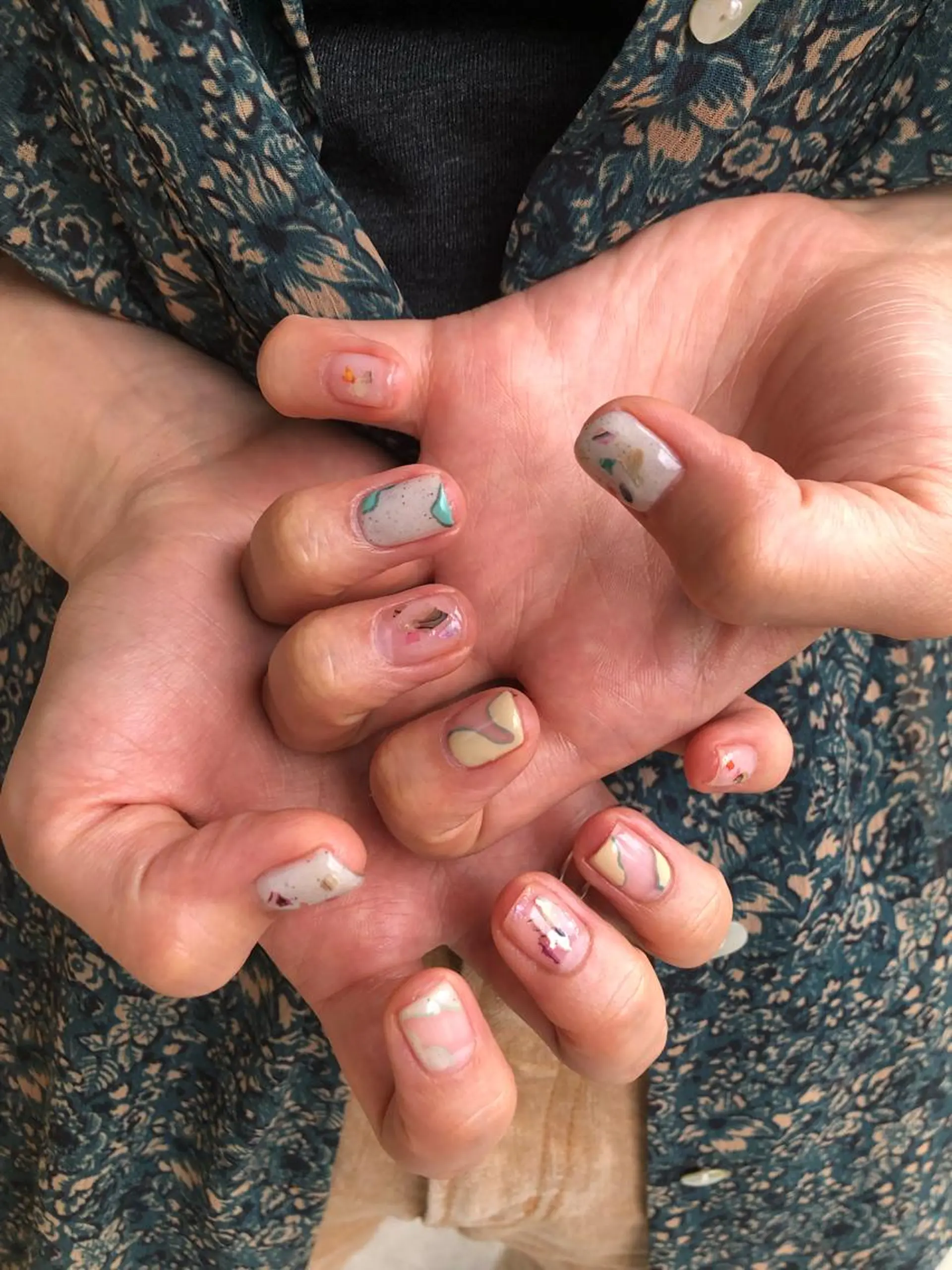 ネイル nailsalon hue所属・小山 羽奈のネイルデザイン