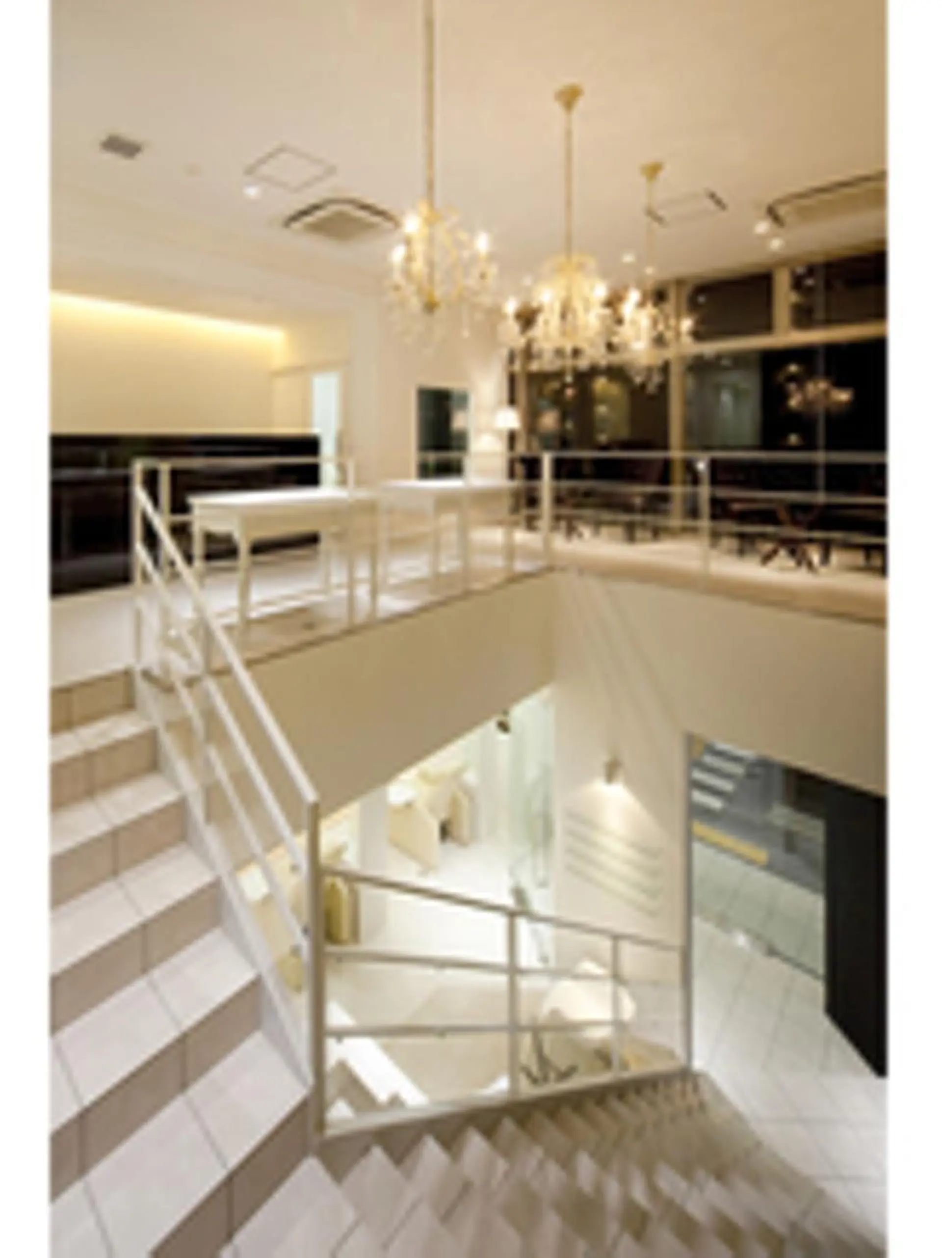 マツエク・マツパ 二度見される艶髪職人 /美髪矯正のプロ木崎のヘアスタイル