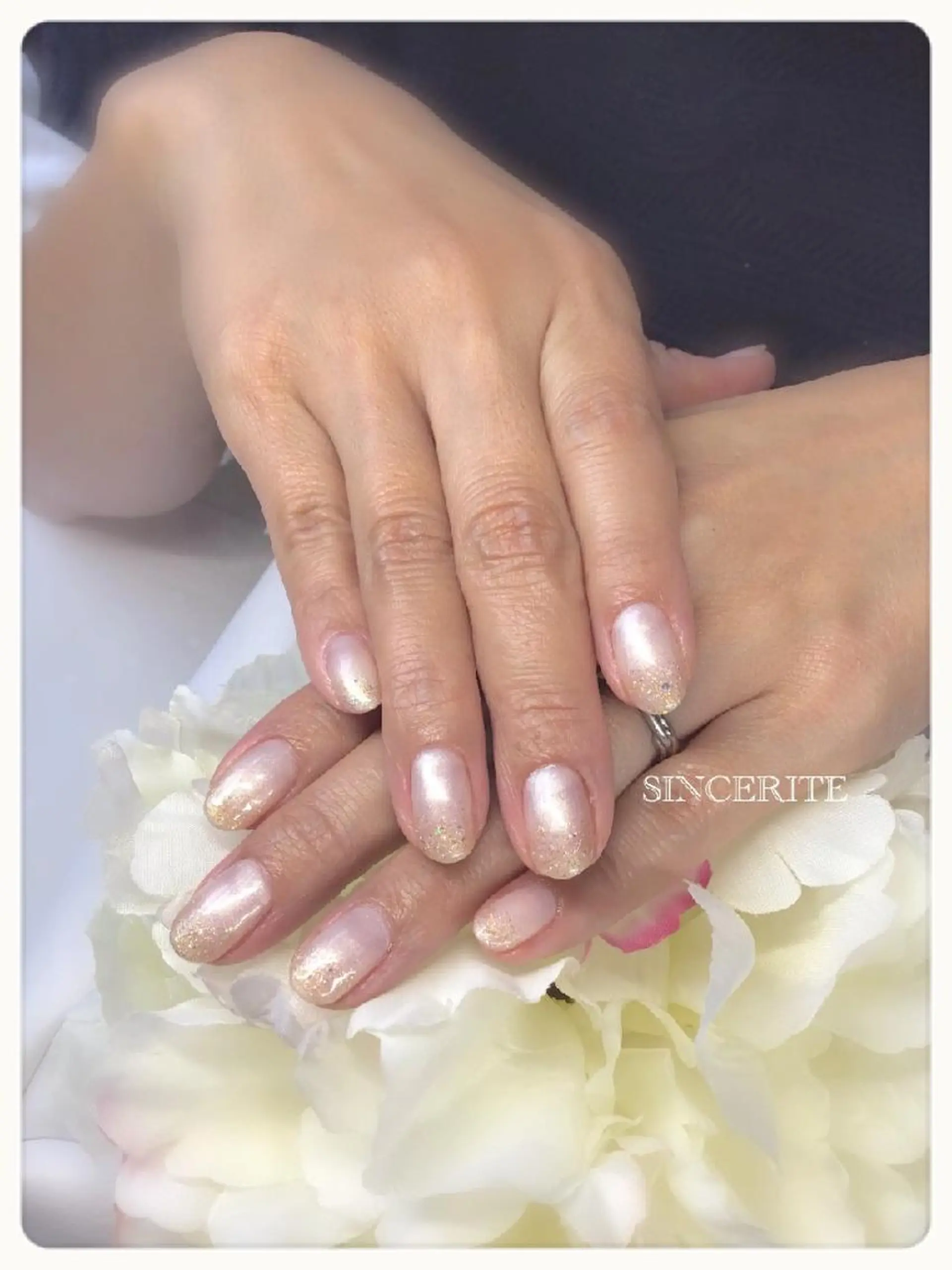 ネイル ラメ(グリッター) ワンカラーネイル  SINCERITE (サンセリテ)所属・ネイル＆ケア  サンセリテのネイルデザイン