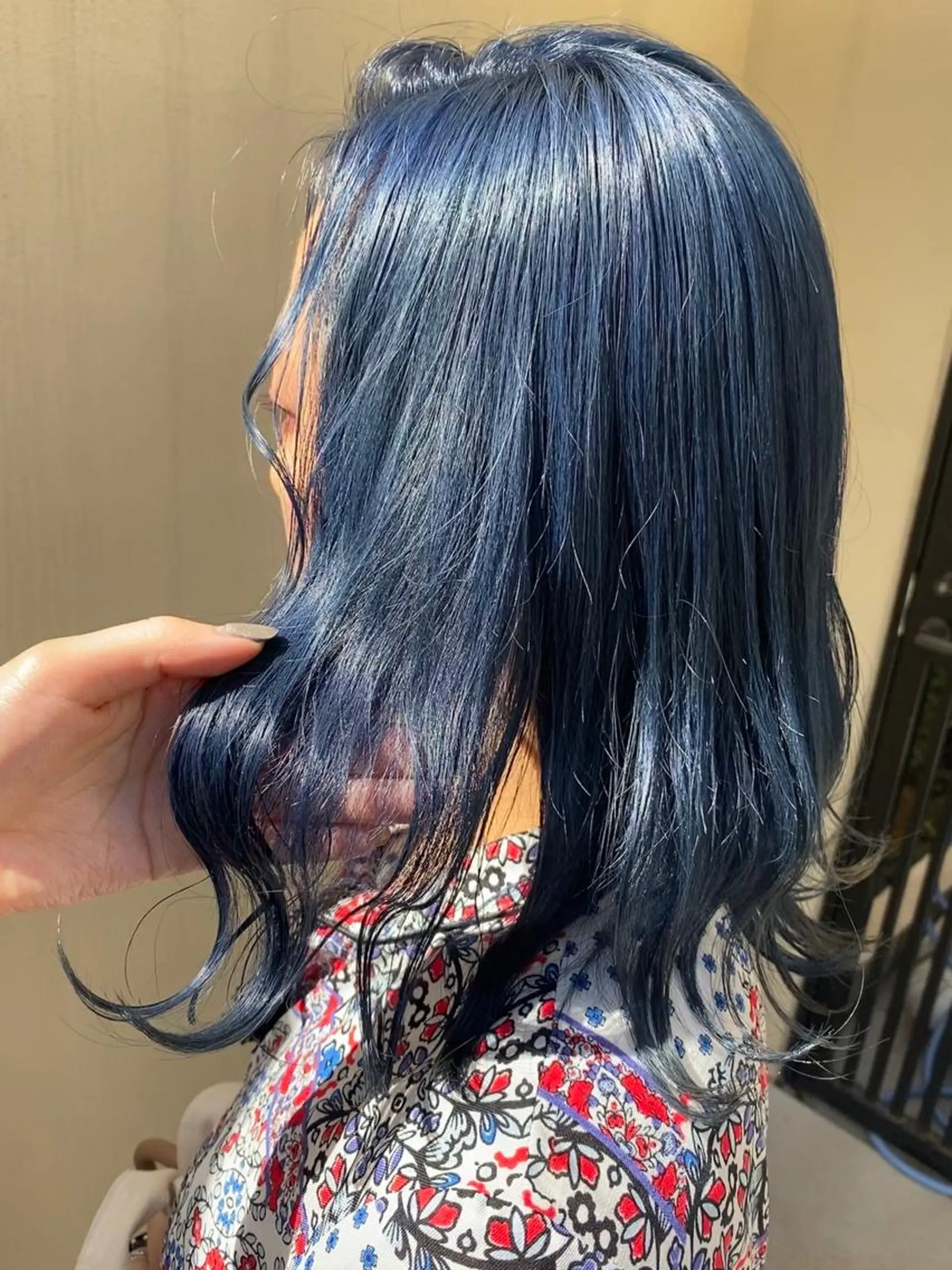 セミロング カラー ブリーチ ヘアカラー トリートメント 丸山 史香のヘアスタイル