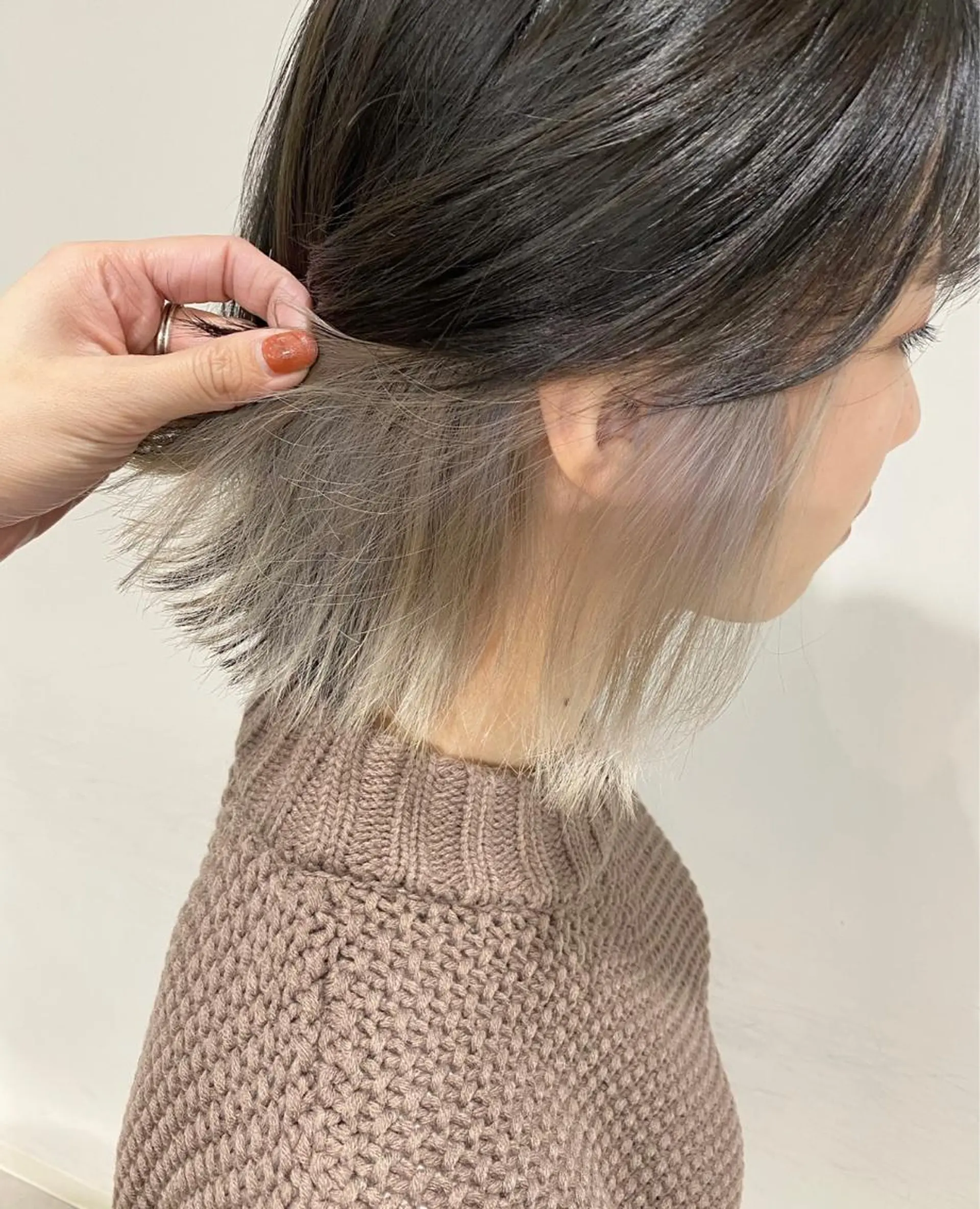 ショート カラー ブリーチ インナーカラー シルバー ホワイトシルバー カット ヘアカラー トリートメント scene.池袋所属・scene. haraのヘアスタイル
