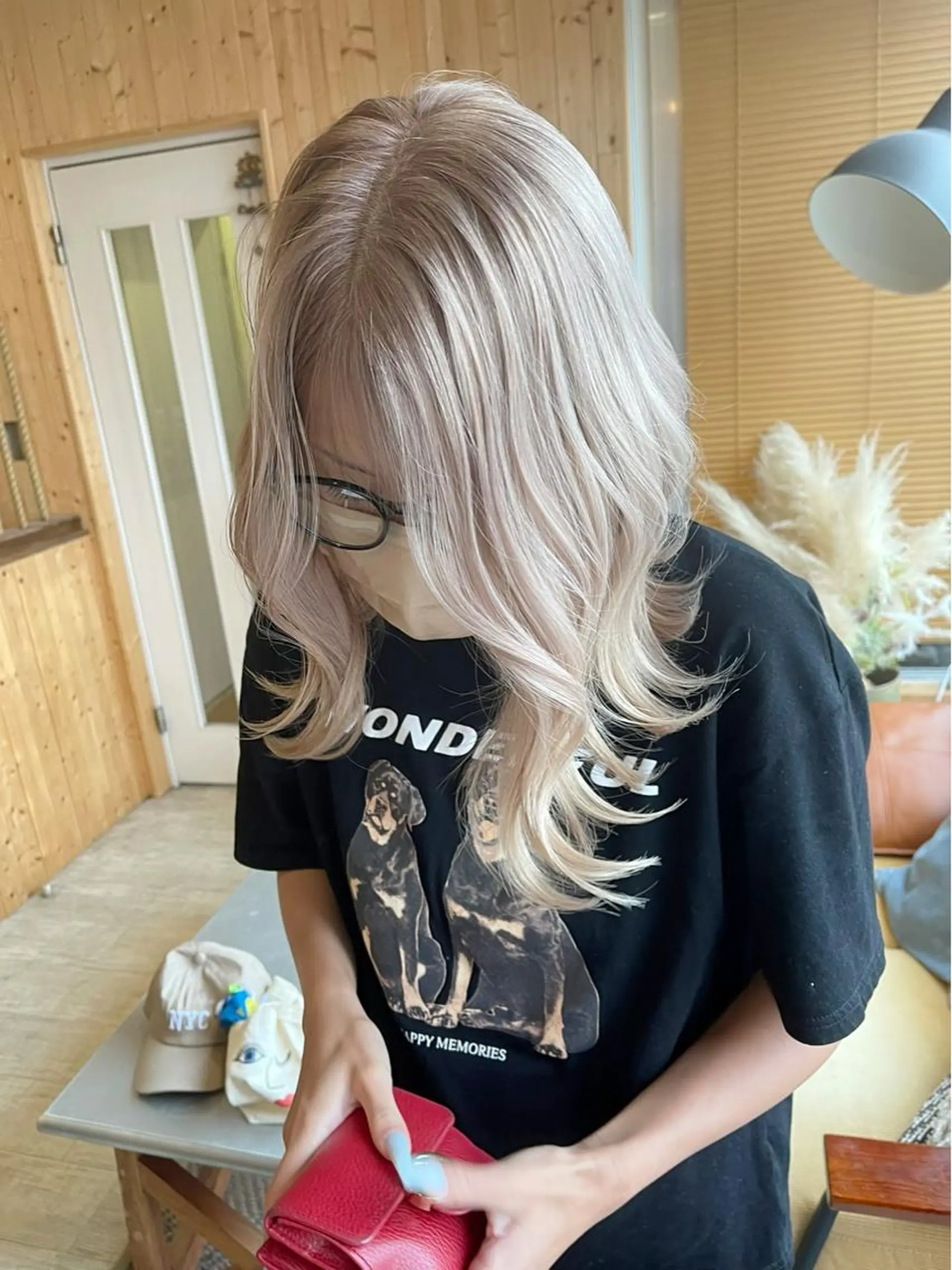 ミディアム 韓国レイヤー外国人風 透明感カラー髪質改善のヘアスタイル