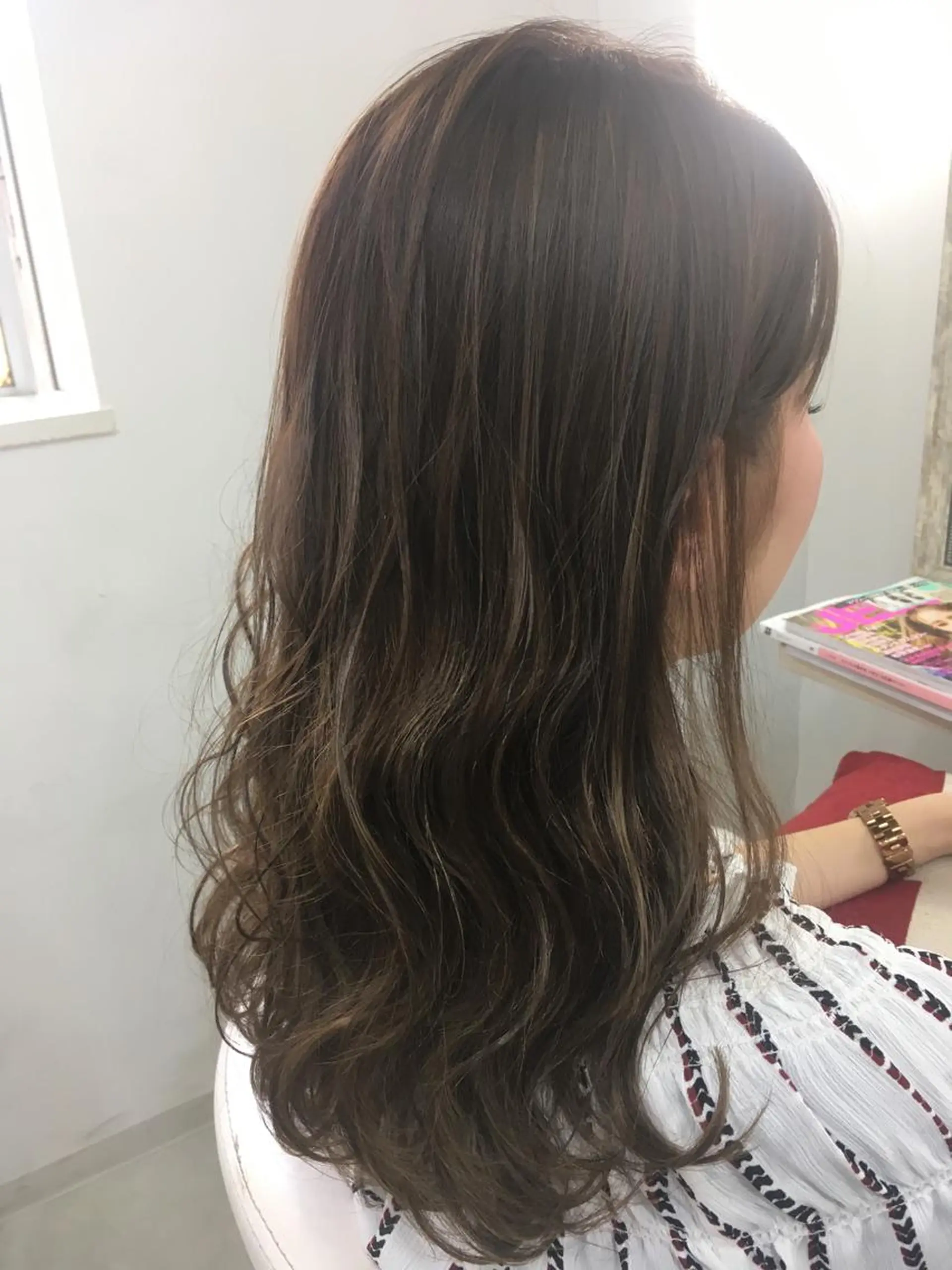 セミロング カラー 髪質改善 中川　翔のヘアスタイル