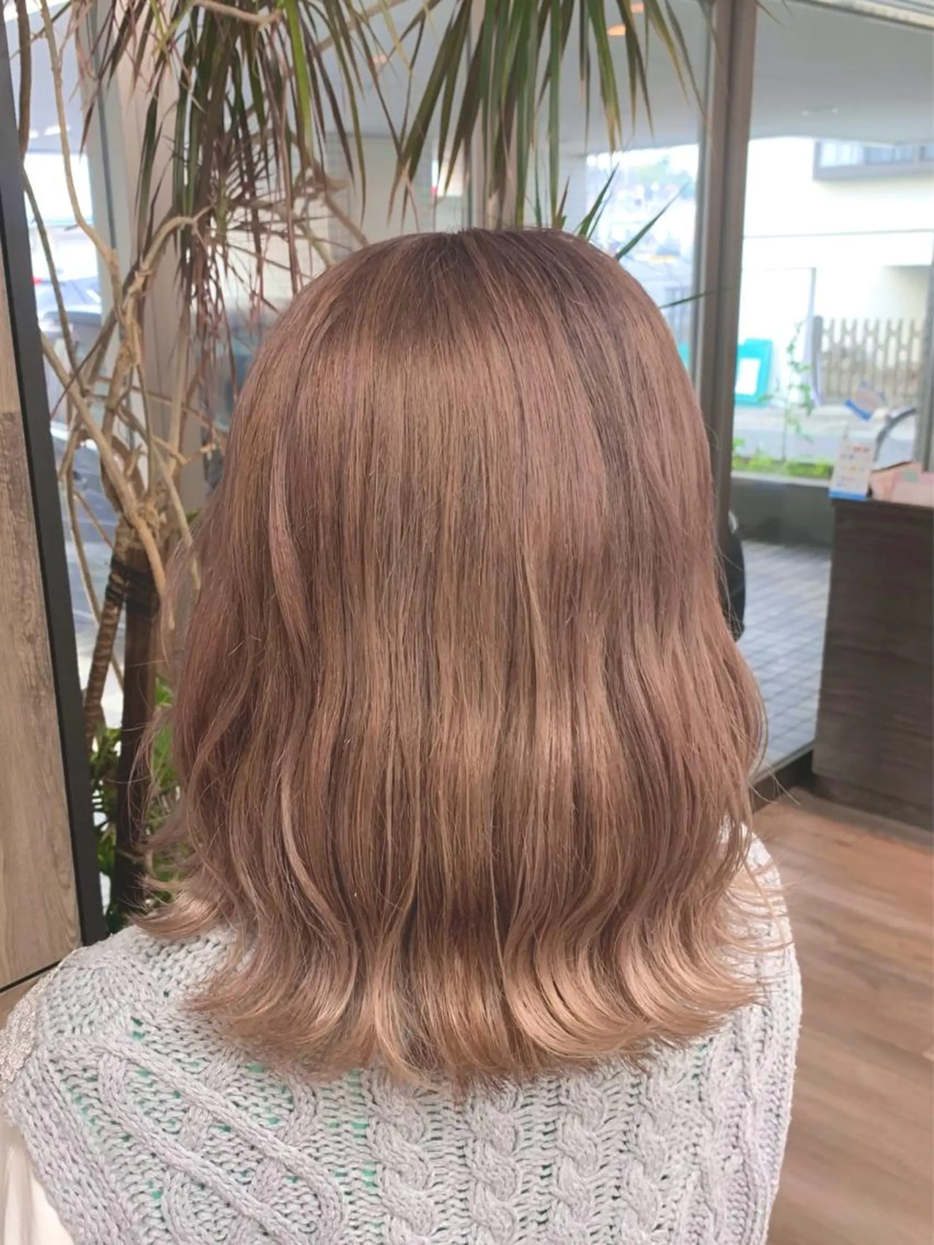 ミディアム カラー バレイヤージュ ブリーチ ケアブリーチ ダブルカラー イヤリングカラー カット ヘアカラー SALOWIN横浜suite店所属・🌷かわばた めい🌷のヘアスタイル