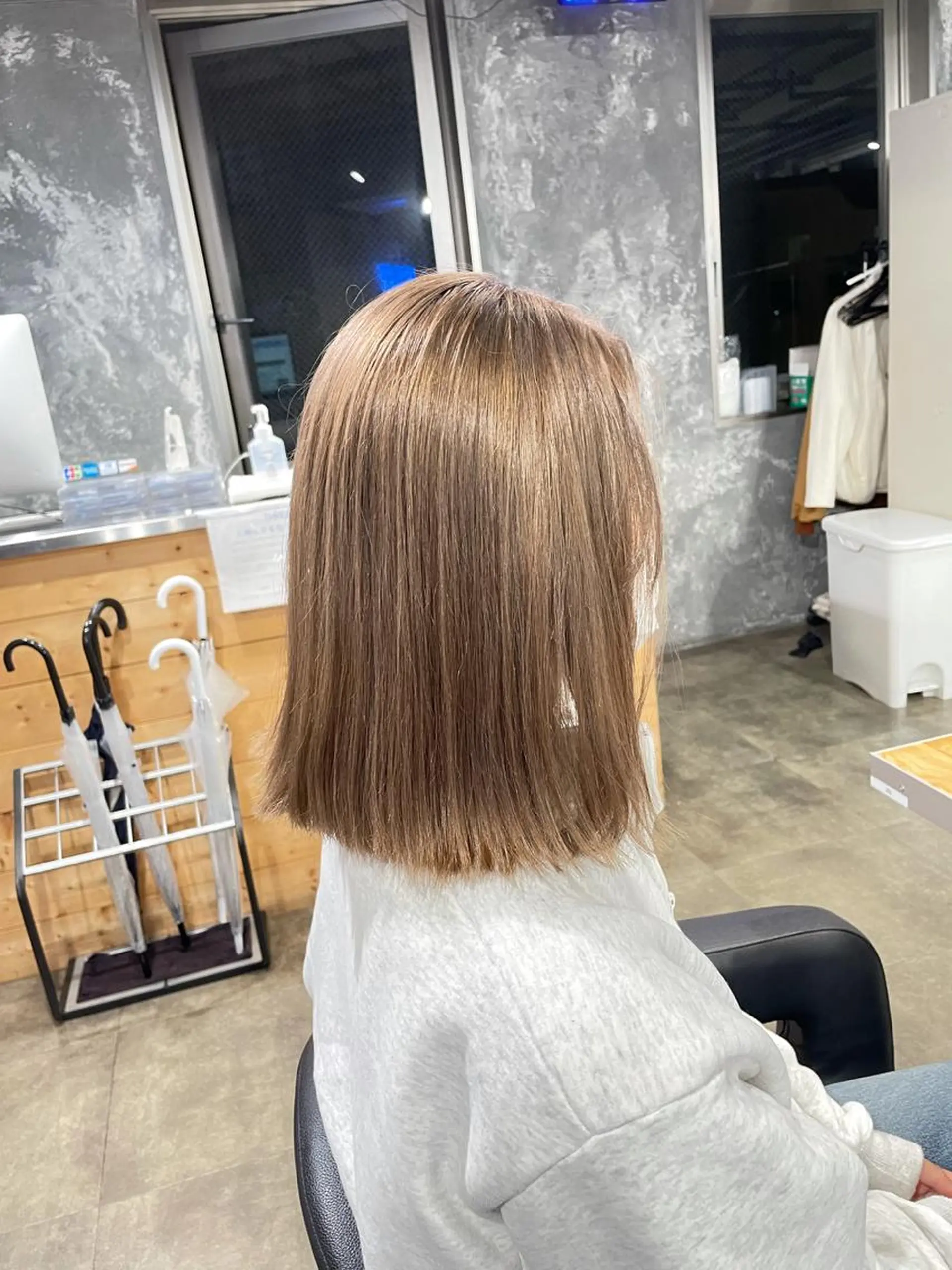 ミディアム カラー グレージュ ミルクティーグレージュ ヘアカラー トリートメント ヘッドスパ ヘアセット ベージュカラー💖 やすひろのヘアスタイル