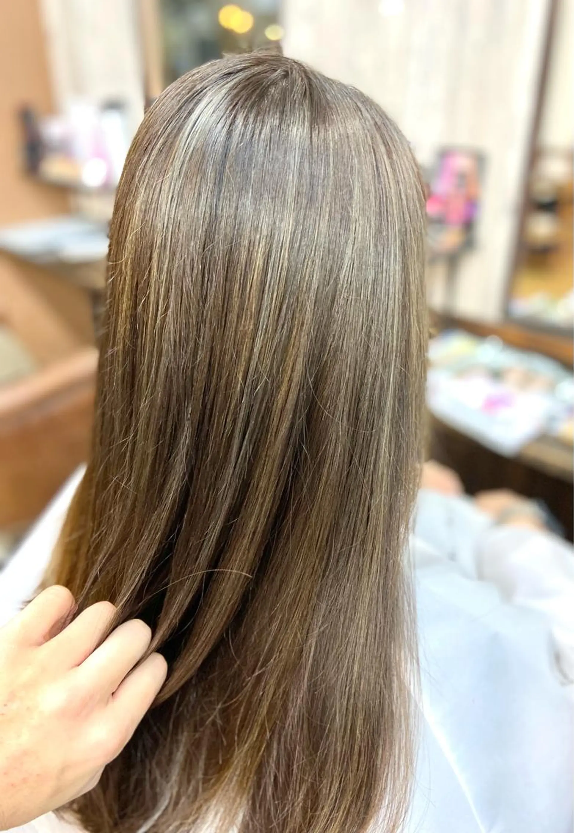 ロング カラー ベージュカラー ハイライトカラー ハイライト ARK 武藤のヘアスタイル