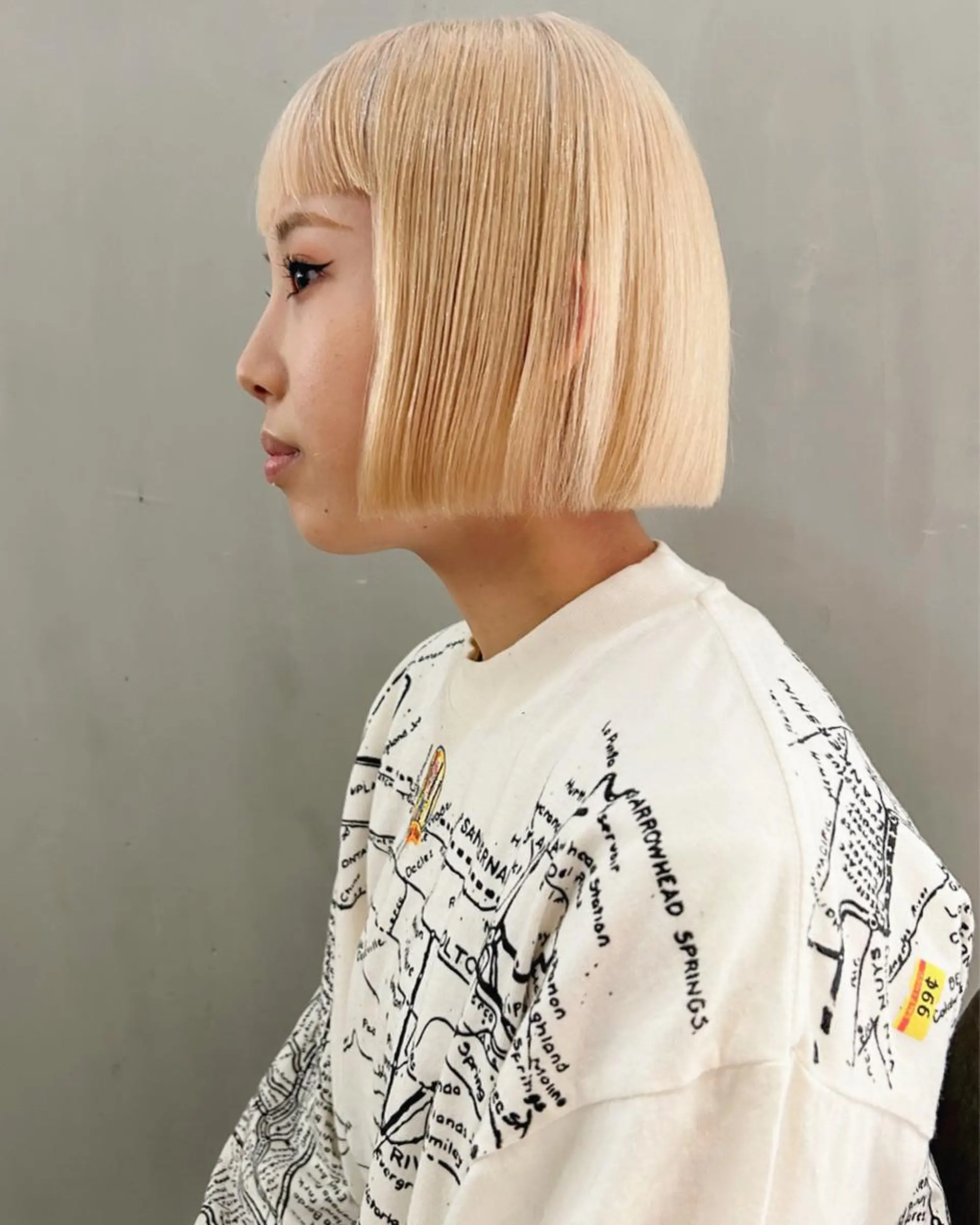 ショート カラー 抜きっぱなしブロンド ボブ カット ヘアカラー トリートメント Loom.所属・村上雅人 ナチュラルモードのヘアスタイル